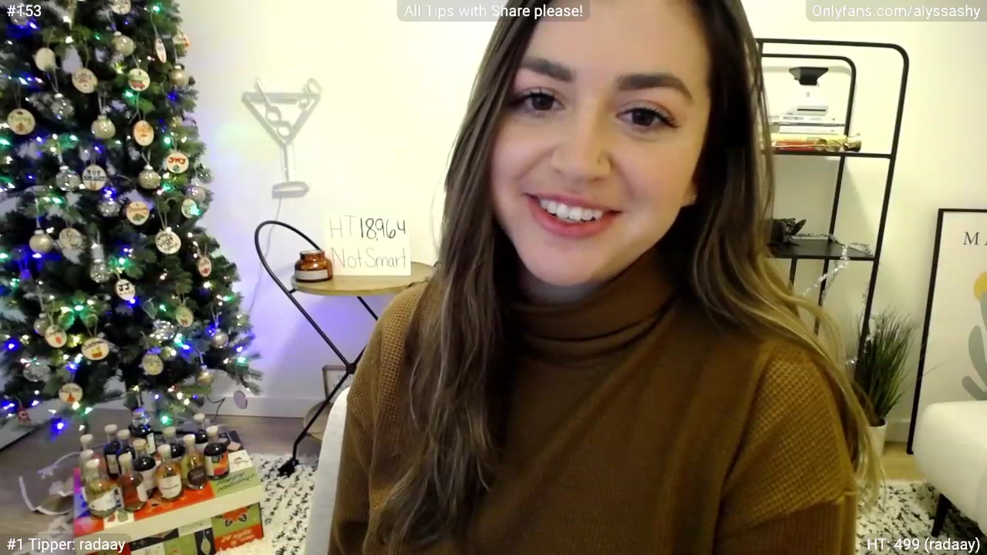 Gallery image thumbnail from AlyssaShy's myfreecams stream on, 12/28/2022, 22:13 image 10 of 20