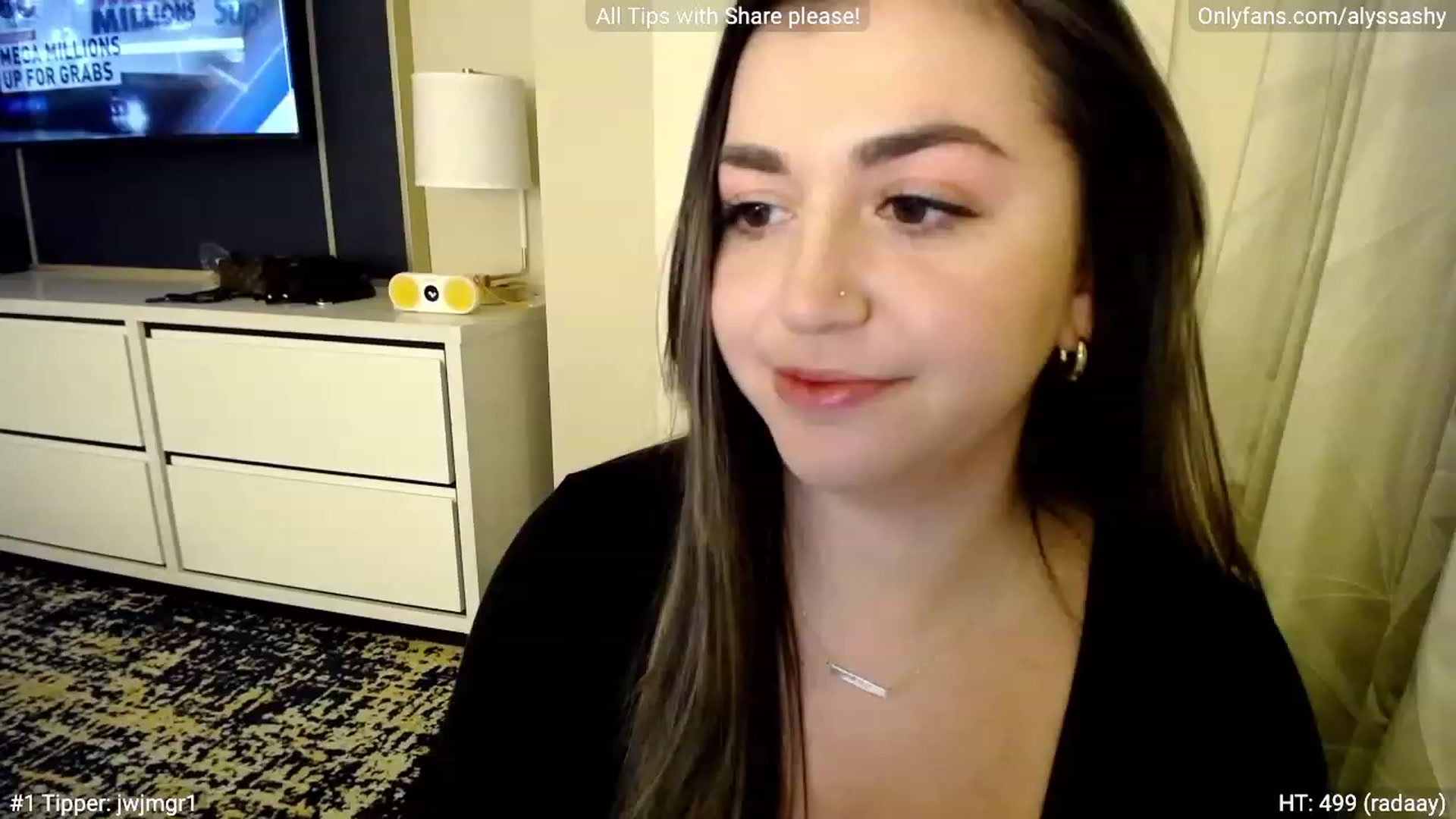 Gallery image thumbnail from AlyssaShy's myfreecams stream on, 01/05/2023, 02:46 image 17 of 20