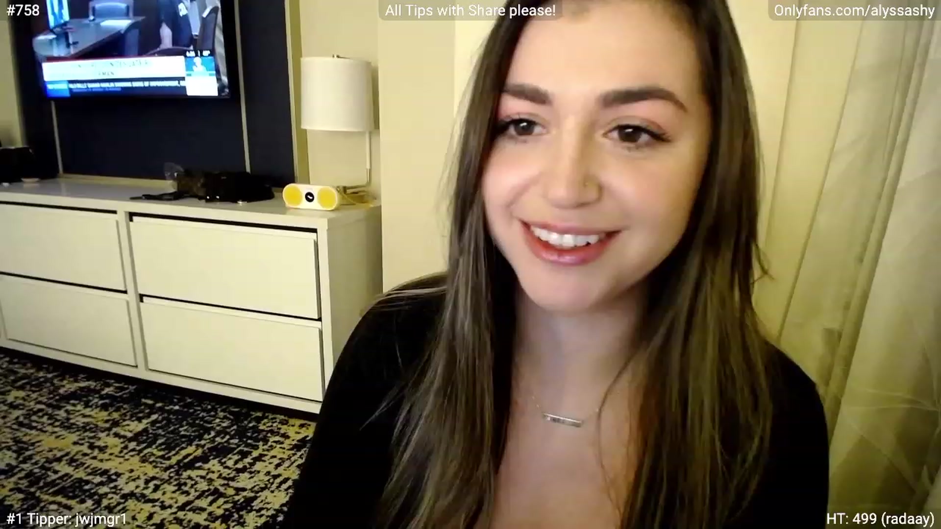 Gallery image thumbnail from AlyssaShy's myfreecams stream on, 01/05/2023, 02:46 image 10 of 20