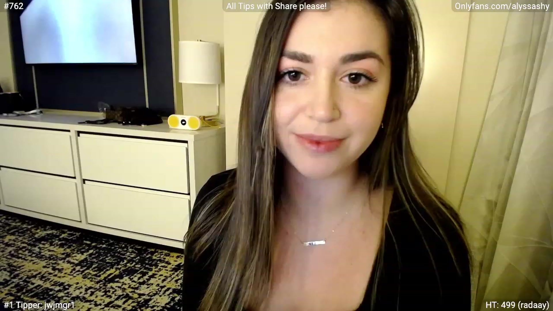 Gallery image thumbnail from AlyssaShy's myfreecams stream on, 01/05/2023, 02:46 image 3 of 20