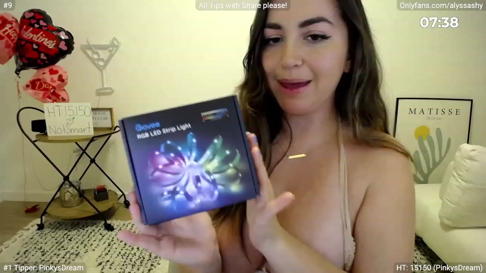 Gallery image thumbnail from AlyssaShy's myfreecams stream on, 03/03/2023, 24:39 image 6 of 20