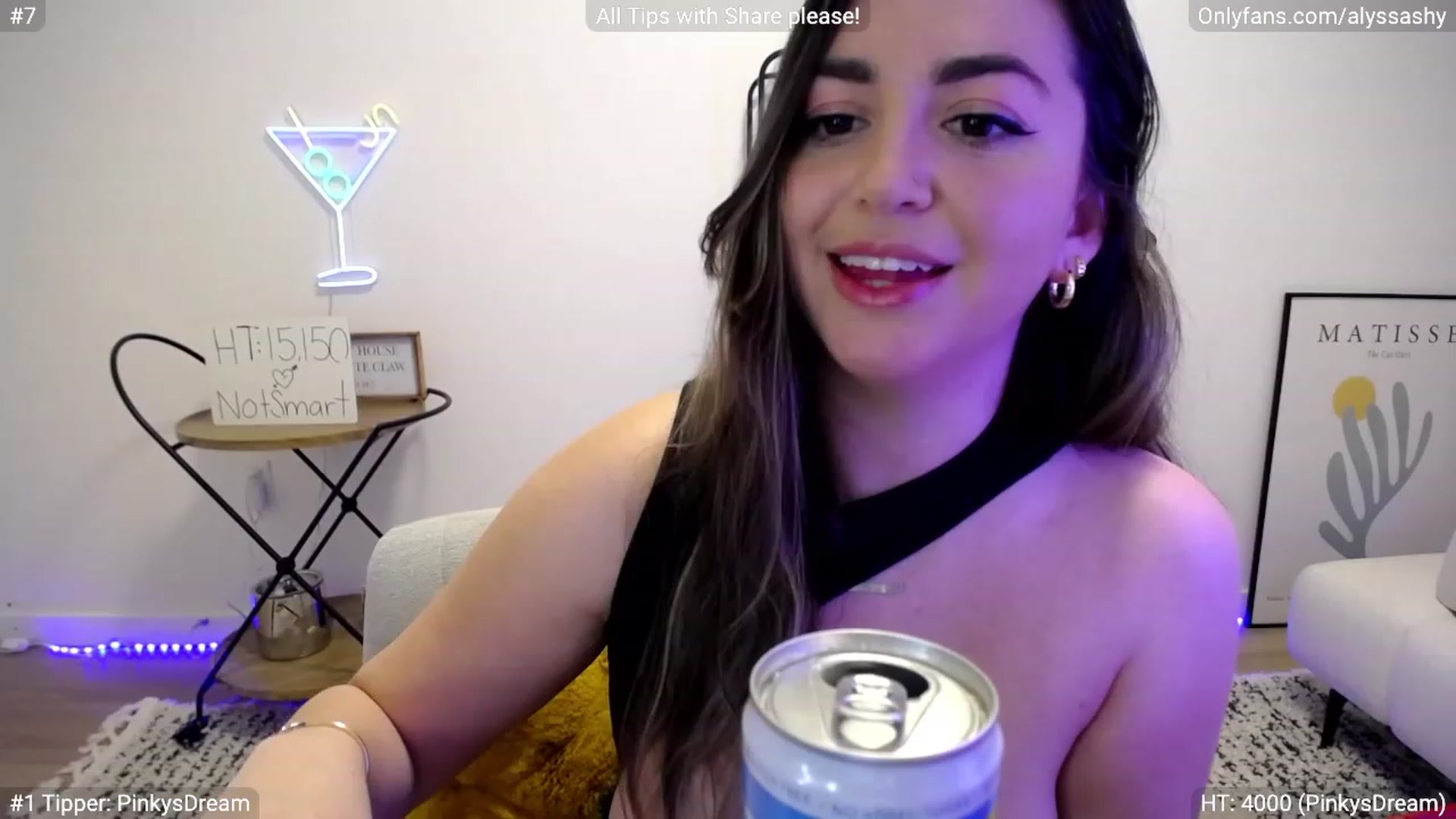 Gallery image thumbnail from AlyssaShy's myfreecams stream on, 03/05/2023, 02:37 image 2 of 20