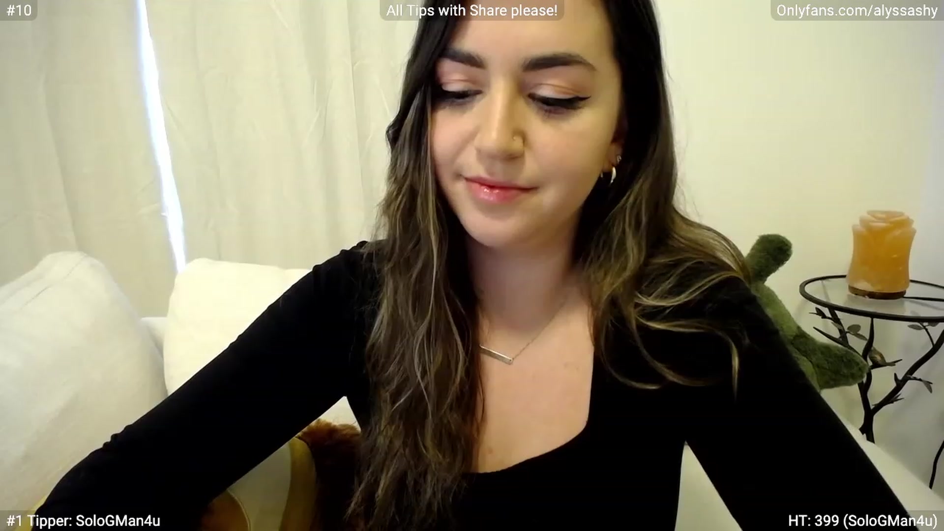 Gallery image thumbnail from AlyssaShy's myfreecams stream on, 03/05/2023, 22:20 image 16 of 20