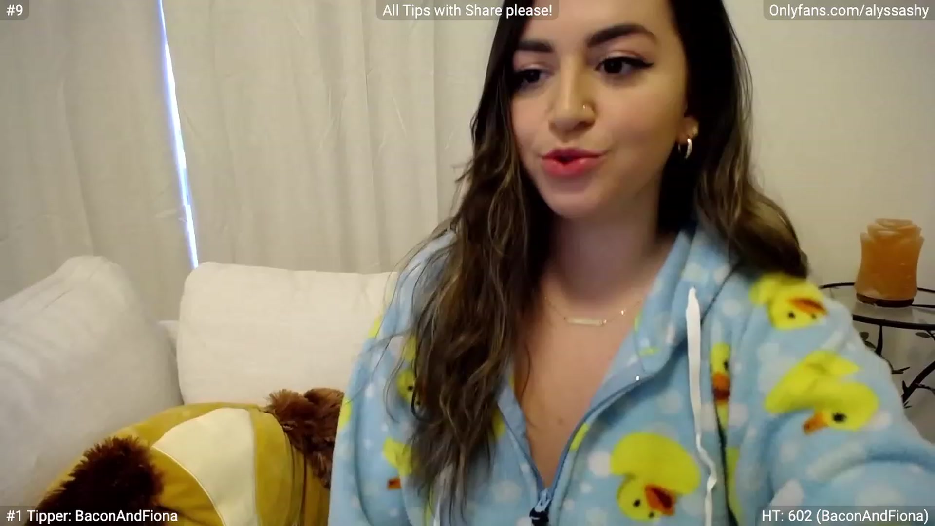 Gallery image thumbnail from AlyssaShy's myfreecams stream on, 03/05/2023, 22:34 image 15 of 20