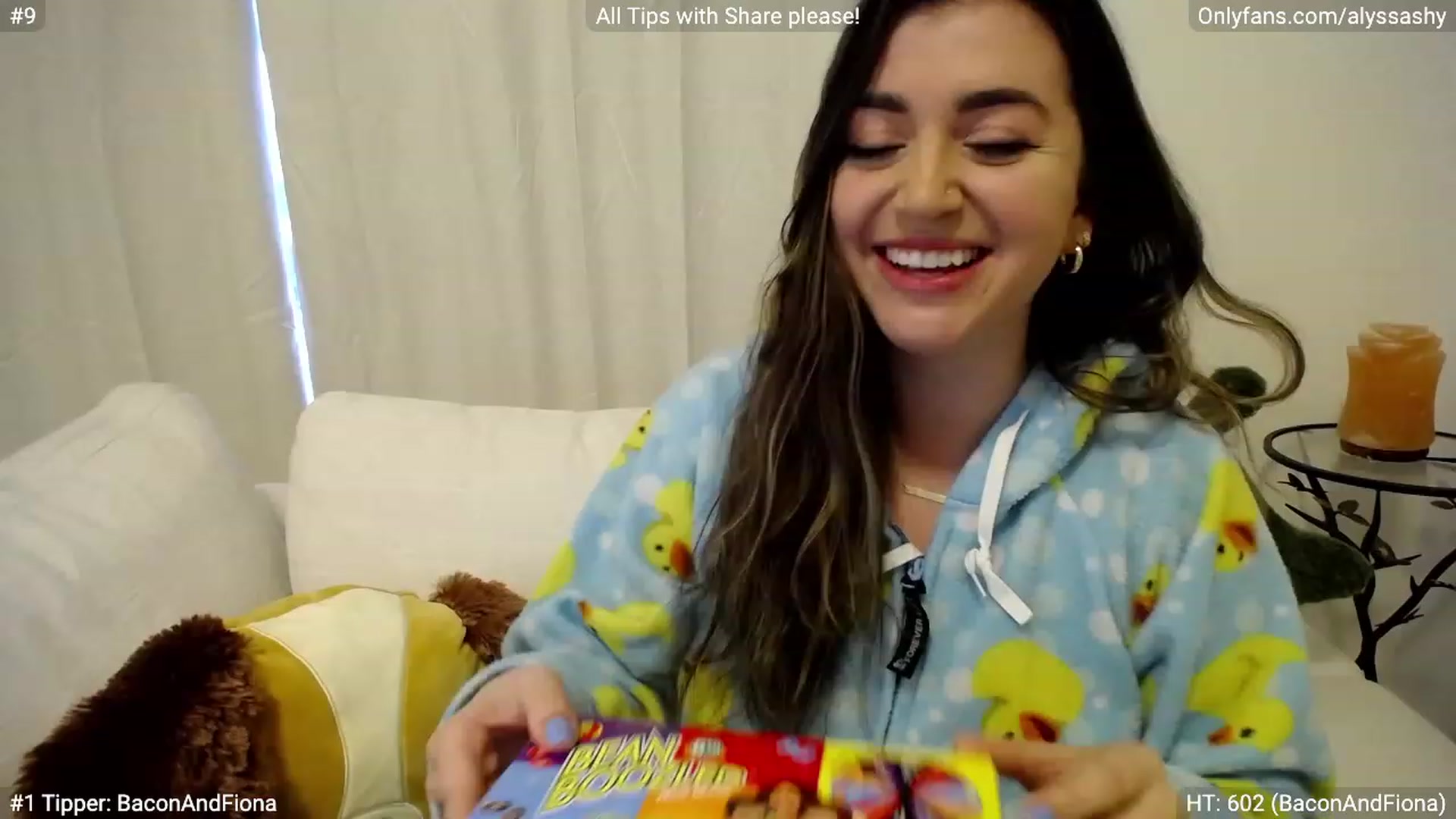 Gallery image thumbnail from AlyssaShy's myfreecams stream on, 03/05/2023, 22:34 image 7 of 20