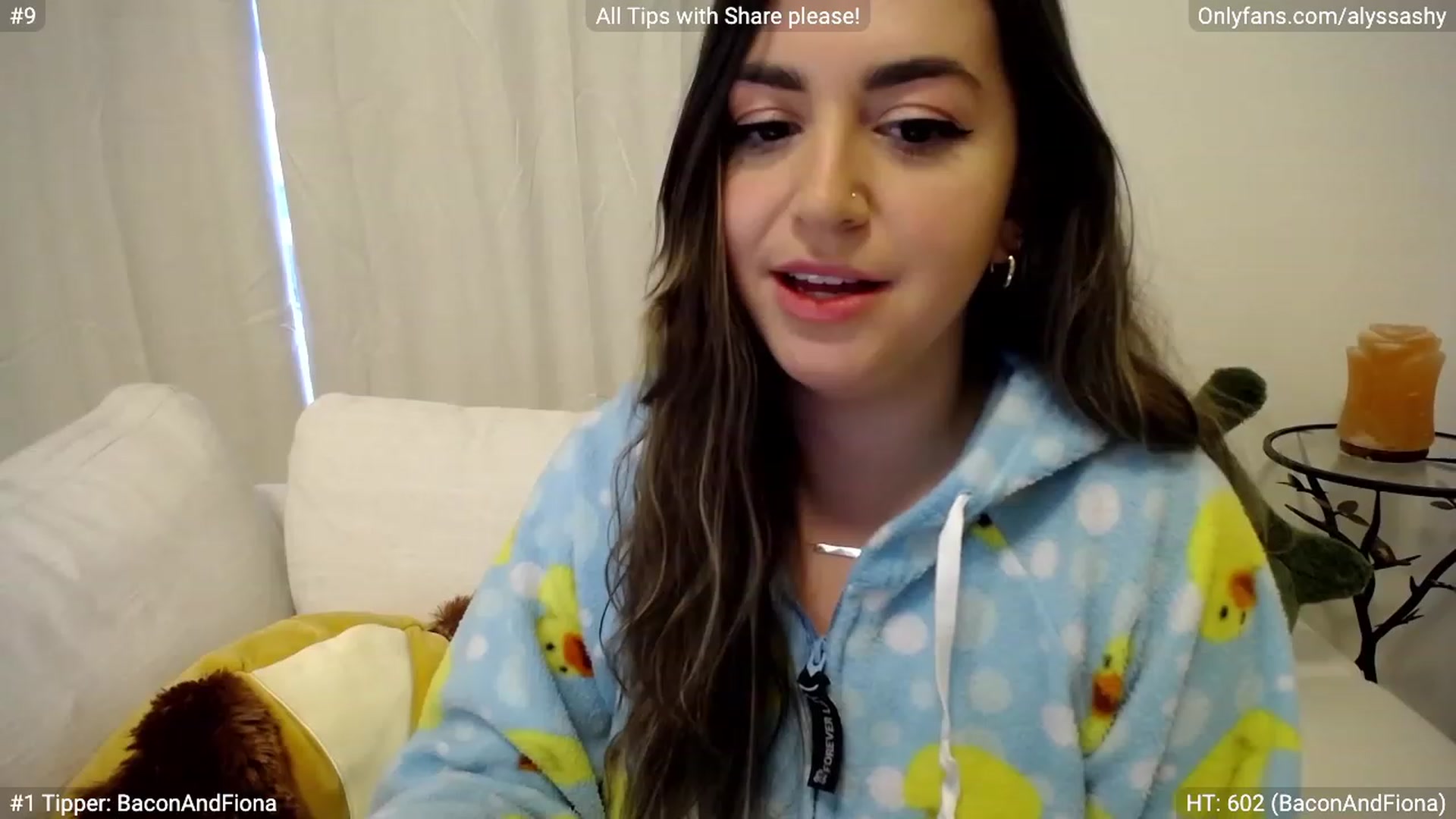 Gallery image thumbnail from AlyssaShy's myfreecams stream on, 03/05/2023, 22:34 image 12 of 20