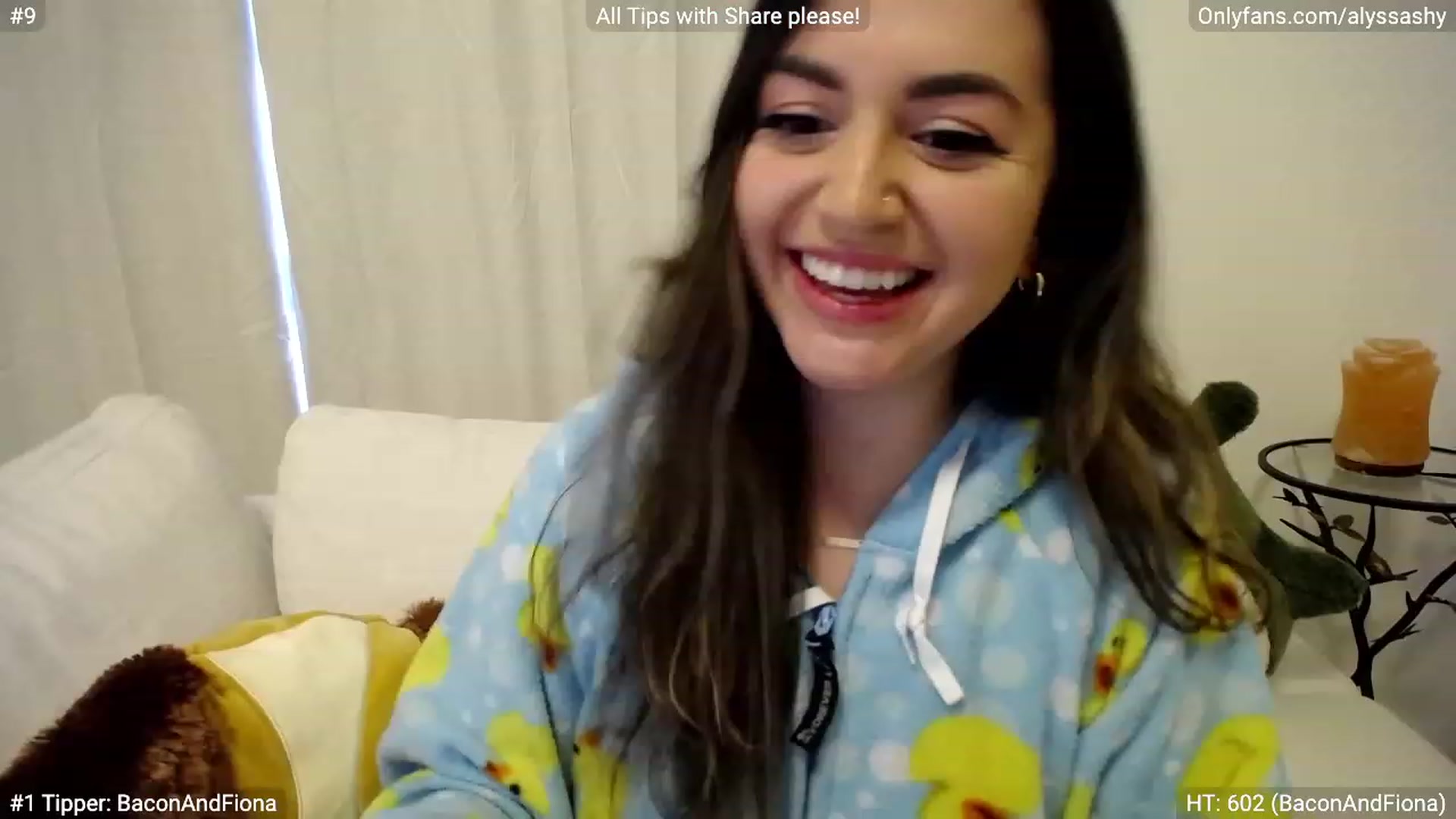 Gallery image thumbnail from AlyssaShy's myfreecams stream on, 03/05/2023, 22:34 image 4 of 20