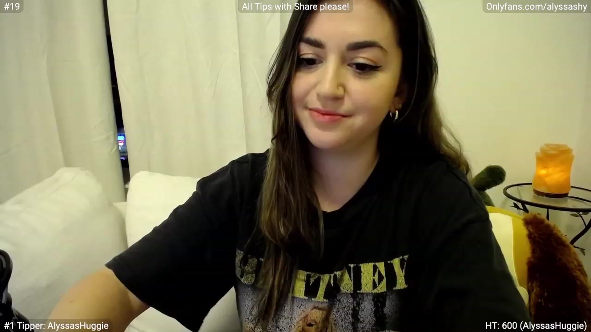 Gallery image thumbnail from AlyssaShy's myfreecams stream on, 03/12/2023, 24:10 image 18 of 20