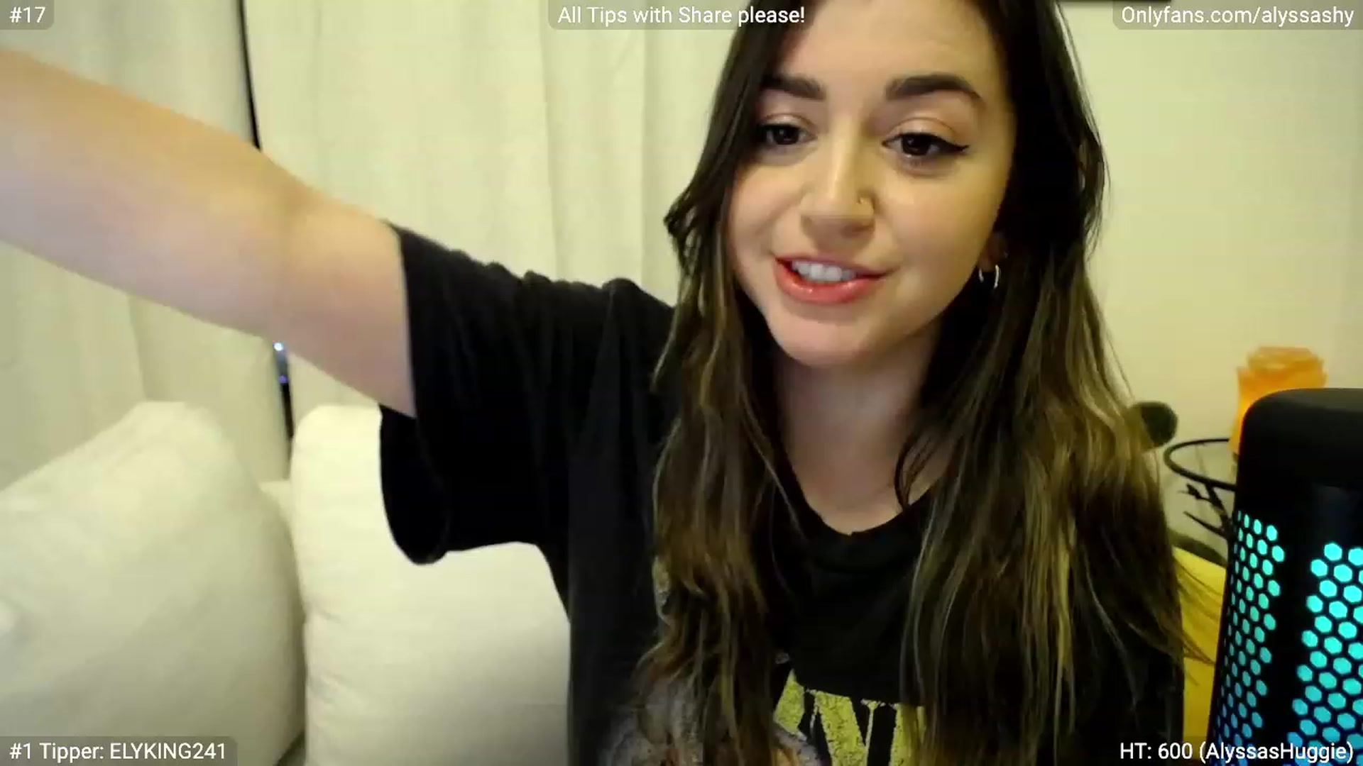 Gallery image thumbnail from AlyssaShy's myfreecams stream on, 03/12/2023, 01:12 image 9 of 20