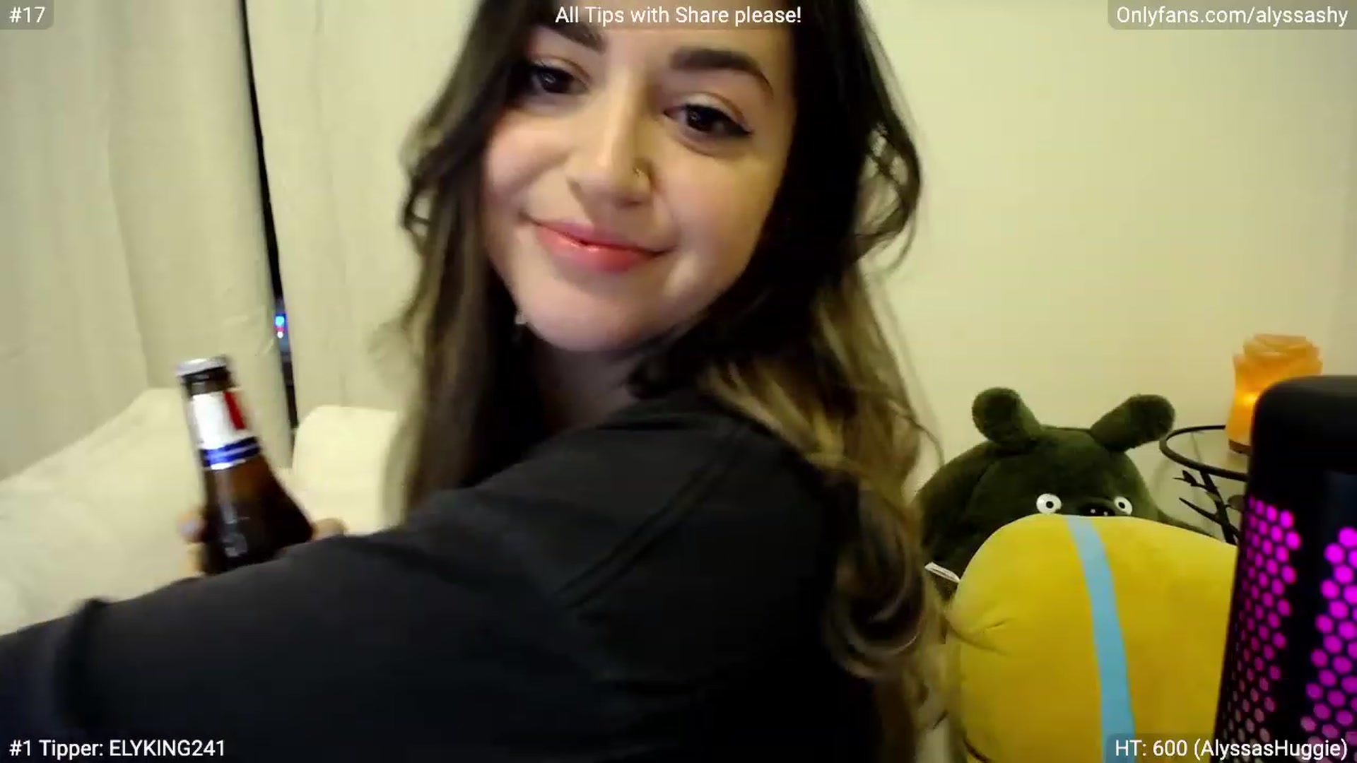 Gallery image thumbnail from AlyssaShy's myfreecams stream on, 03/12/2023, 01:12 image 17 of 20