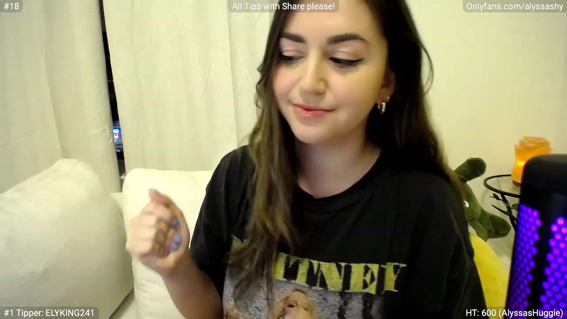 Gallery image thumbnail from AlyssaShy's myfreecams stream on, 03/12/2023, 01:12 image 1 of 20