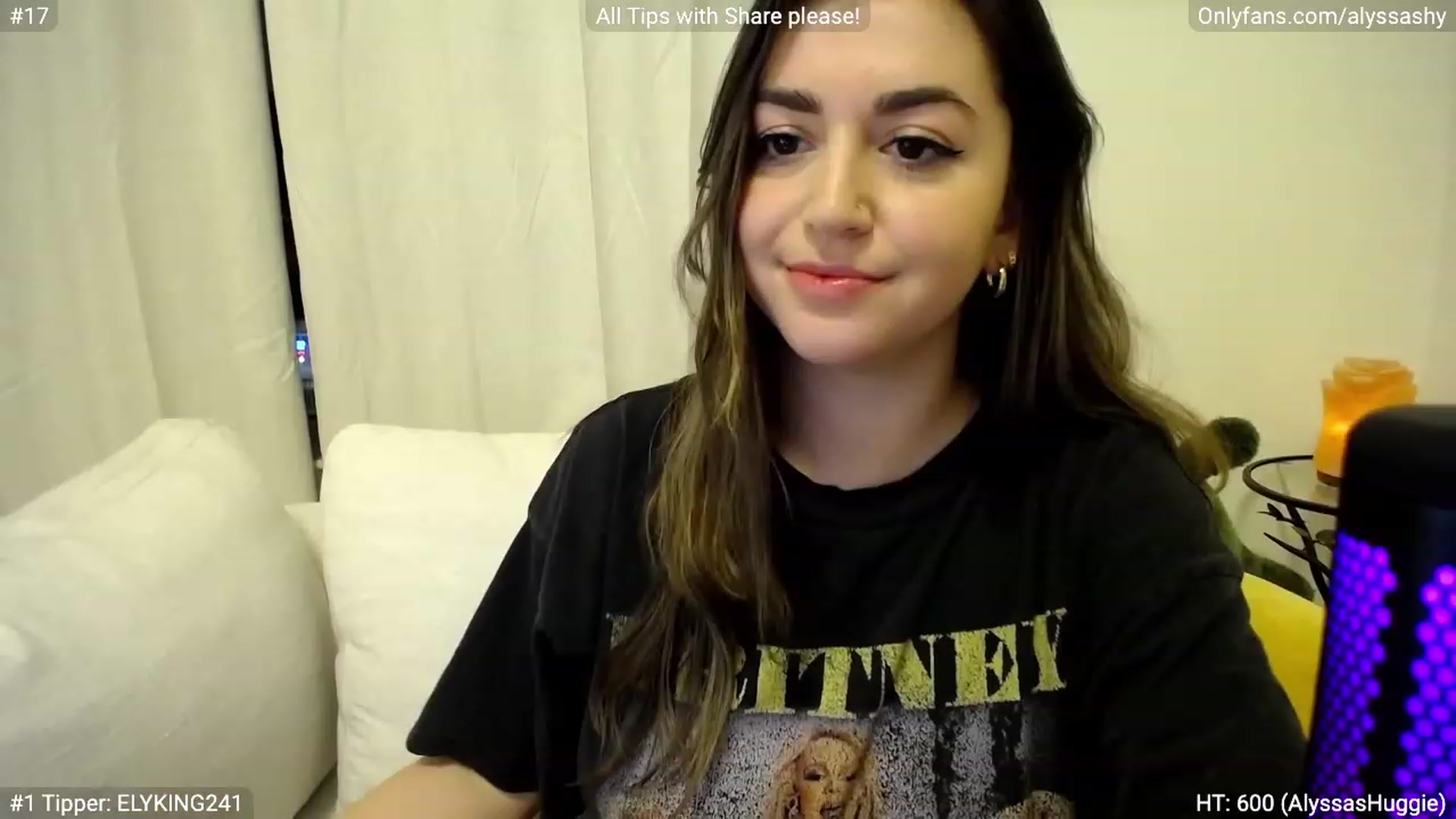 Gallery image thumbnail from AlyssaShy's myfreecams stream on, 03/12/2023, 01:12 image 15 of 20