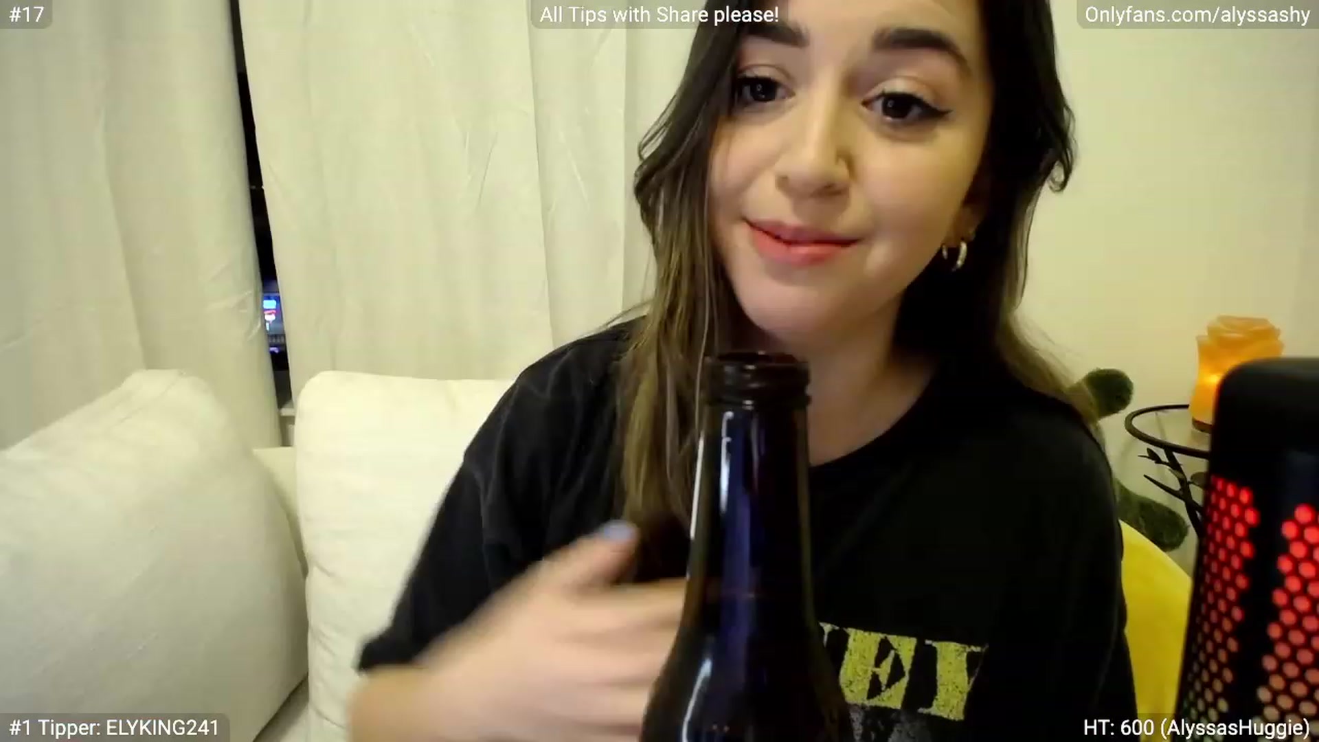 Gallery image thumbnail from AlyssaShy's myfreecams stream on, 03/12/2023, 01:12 image 5 of 20