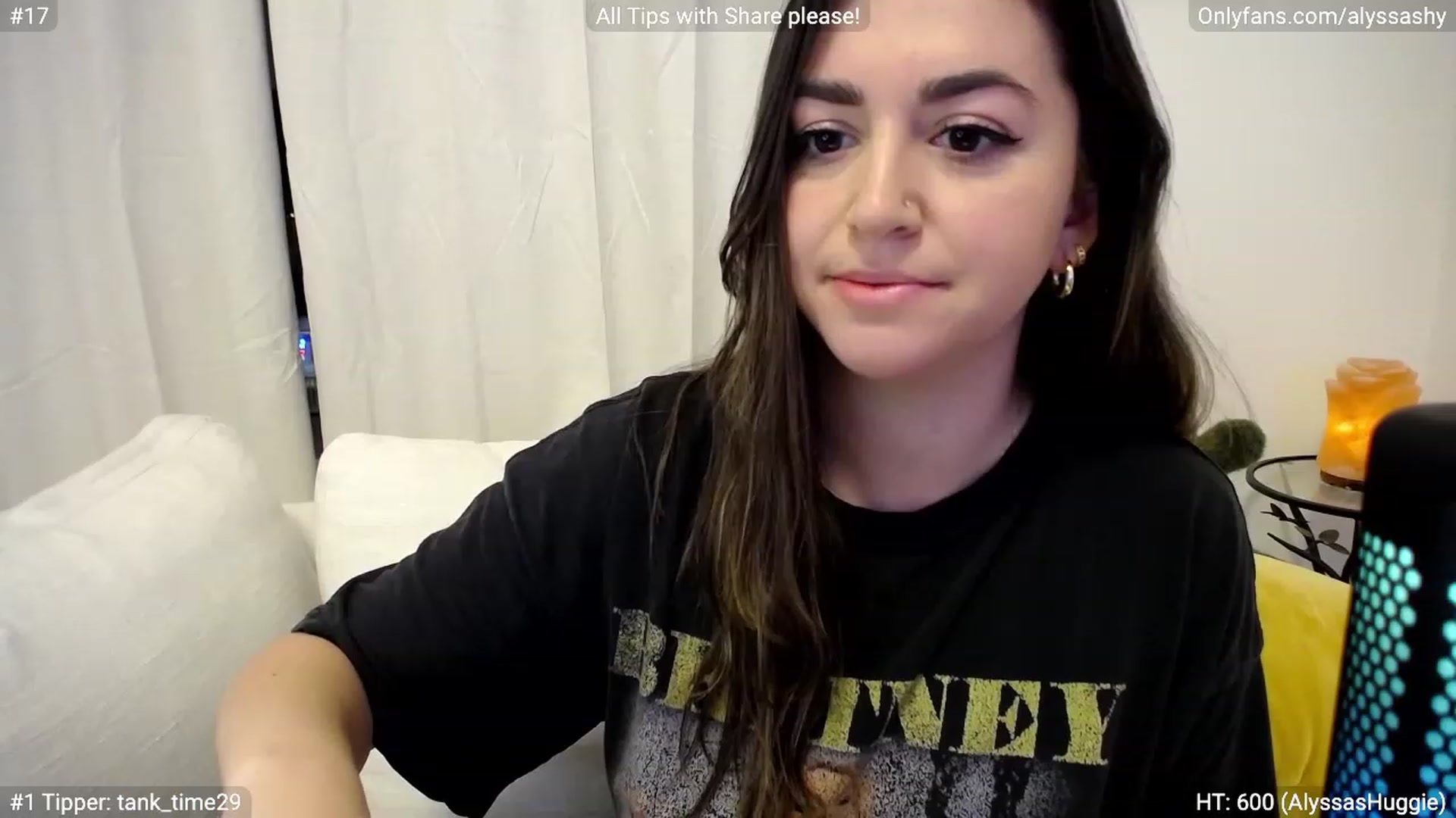 Gallery image thumbnail from AlyssaShy's myfreecams stream on, 03/12/2023, 01:12 image 20 of 20