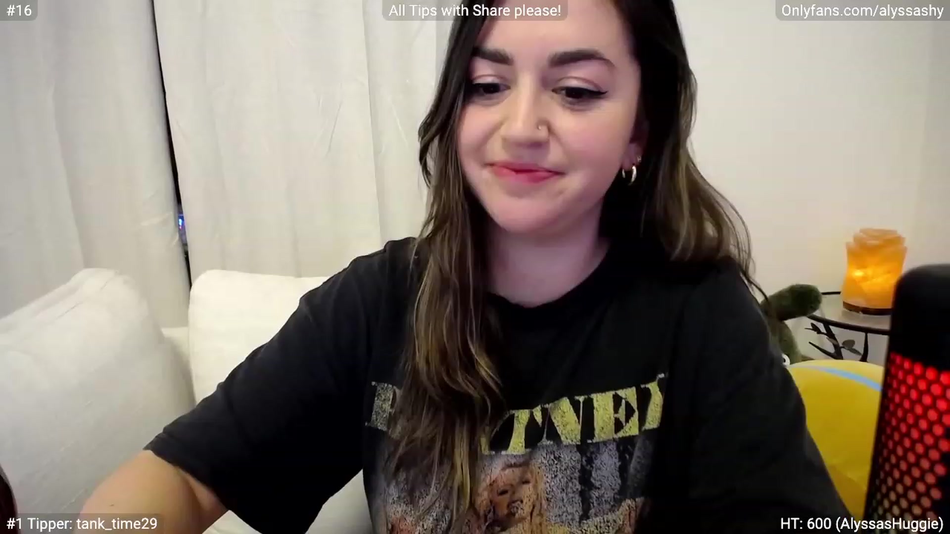 Gallery image thumbnail from AlyssaShy's myfreecams stream on, 03/12/2023, 02:06 image 14 of 20