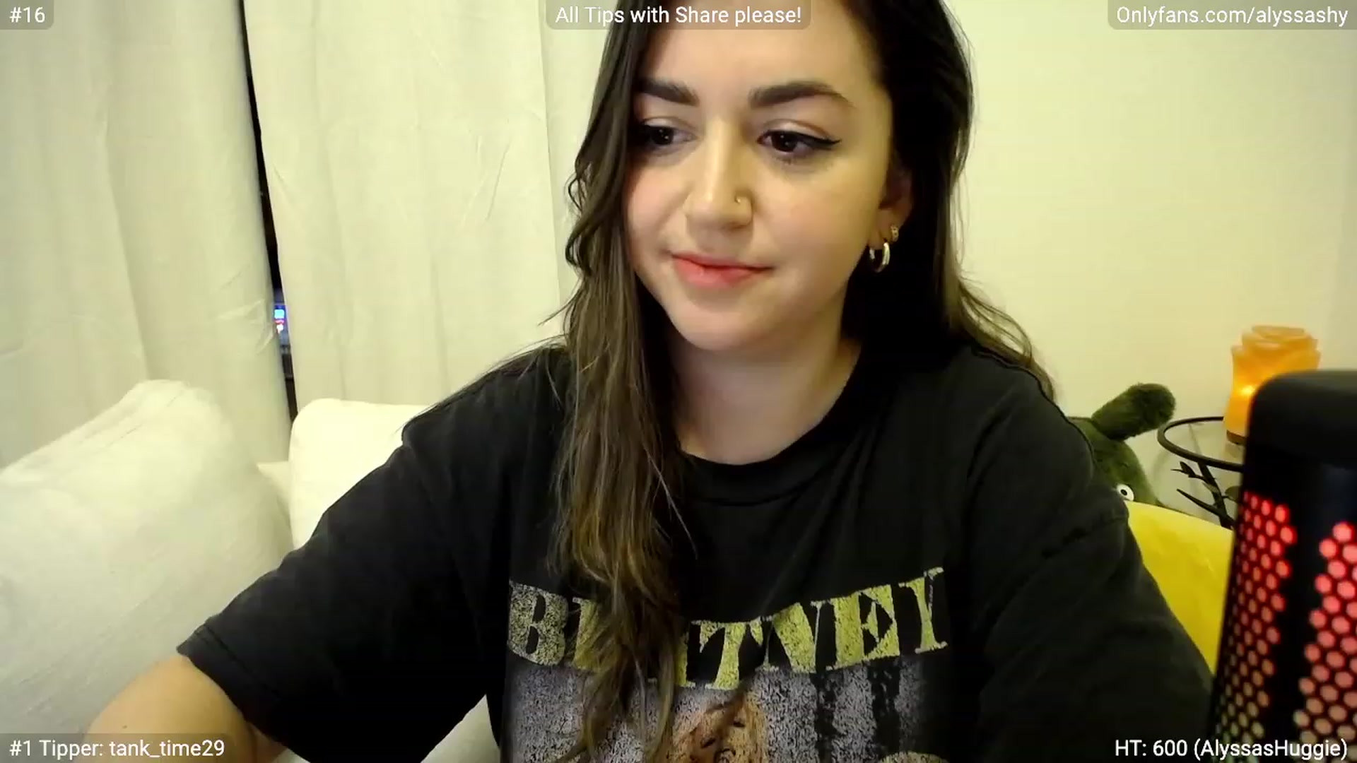 Gallery image thumbnail from AlyssaShy's myfreecams stream on, 03/12/2023, 02:06 image 5 of 20