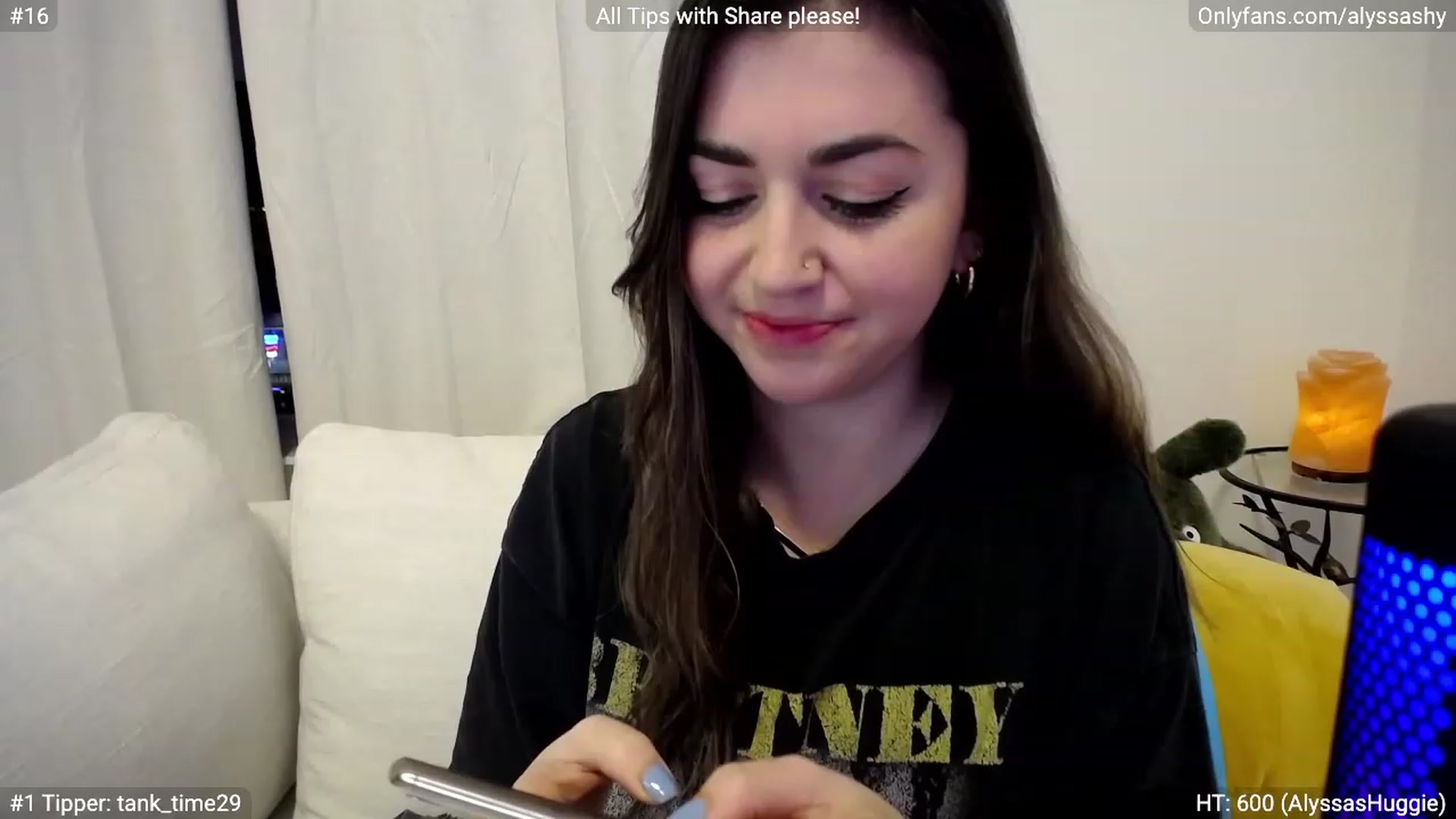 Gallery image thumbnail from AlyssaShy's myfreecams stream on, 03/12/2023, 02:06 image 11 of 20