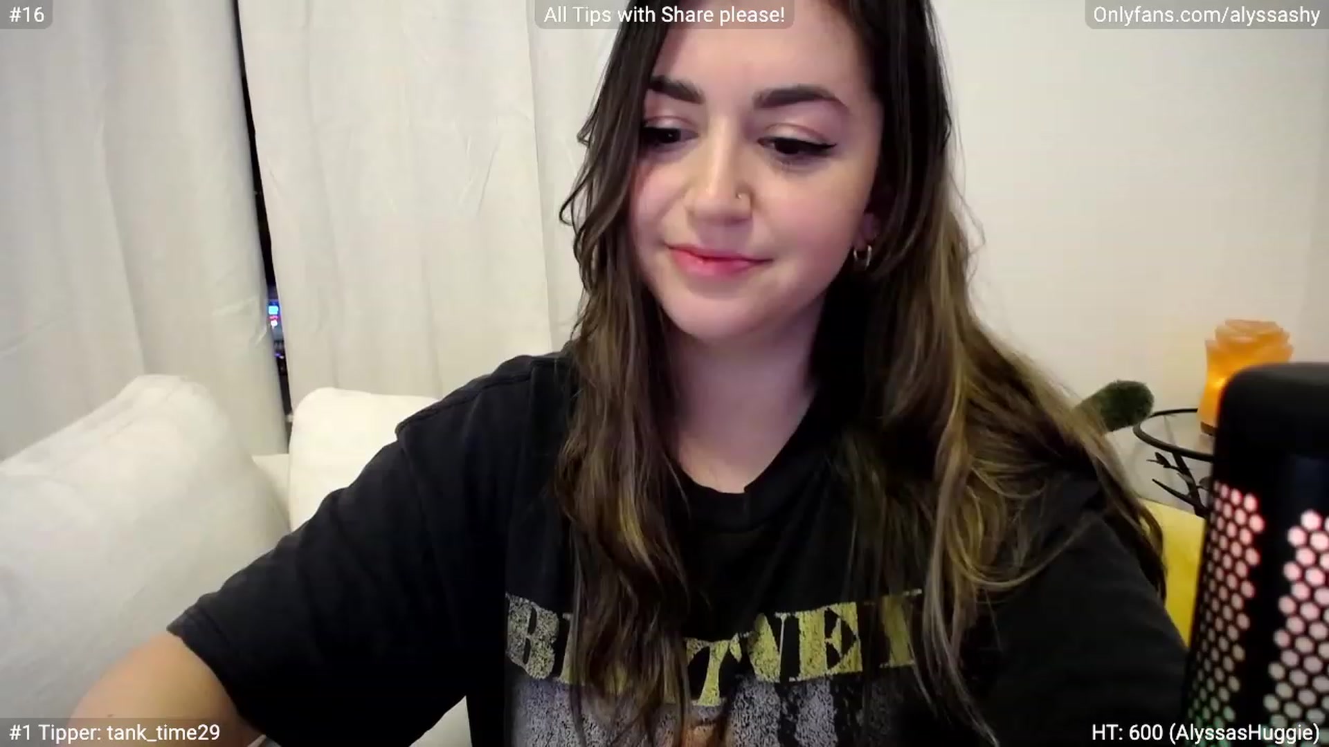 Gallery image thumbnail from AlyssaShy's myfreecams stream on, 03/12/2023, 02:06 image 9 of 20