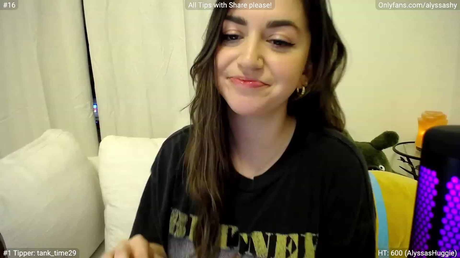 Gallery image thumbnail from AlyssaShy's myfreecams stream on, 03/12/2023, 02:06 image 6 of 20
