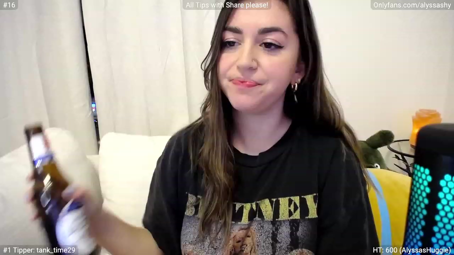 Gallery image thumbnail from AlyssaShy's myfreecams stream on, 03/12/2023, 02:06 image 8 of 20