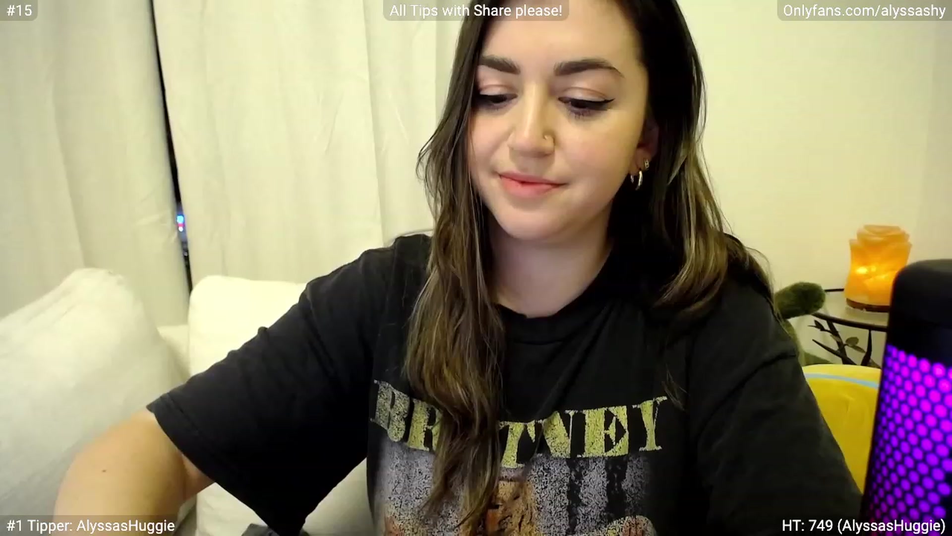 Gallery image thumbnail from AlyssaShy's myfreecams stream on, 03/12/2023, 02:06 image 19 of 20