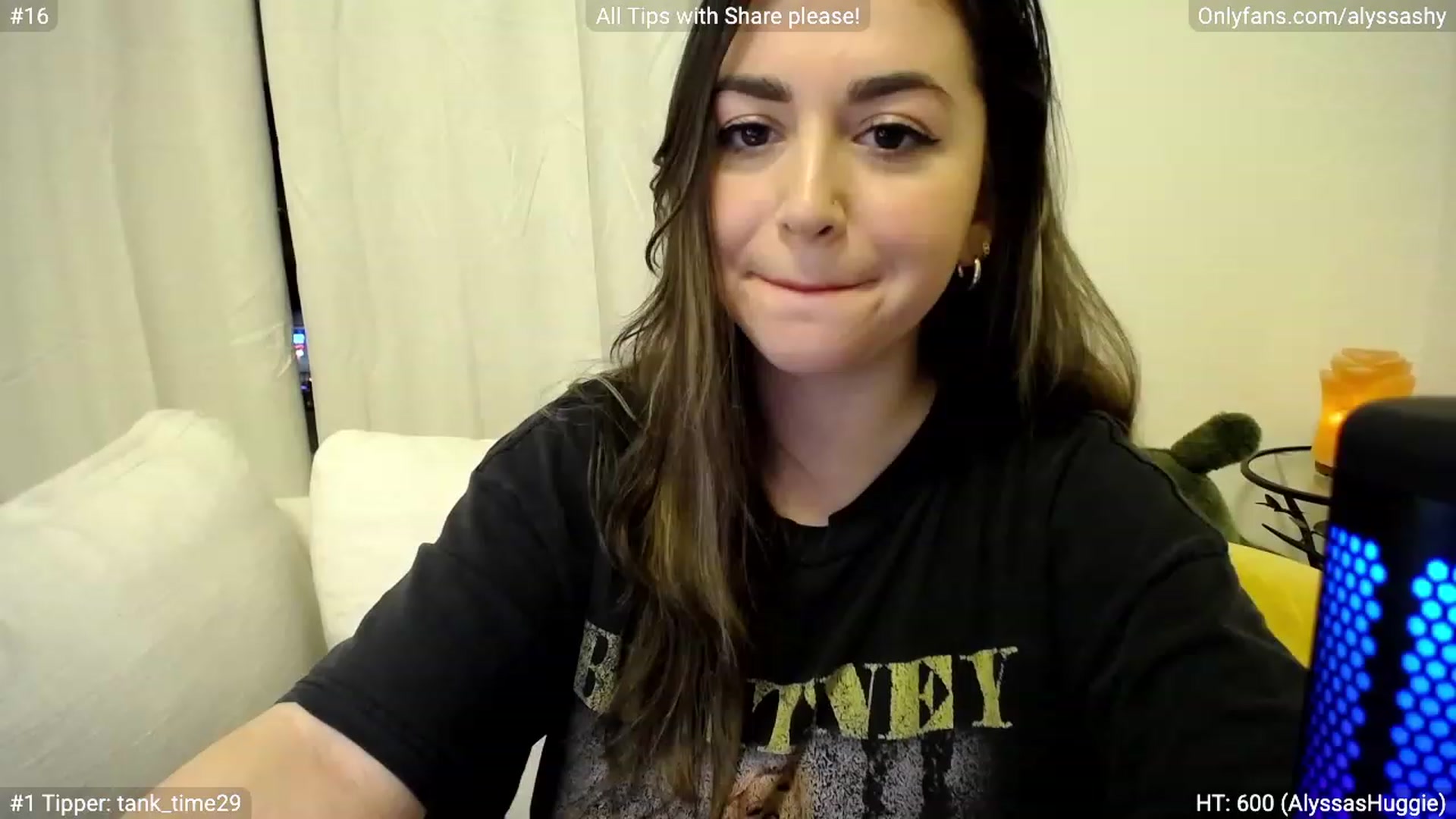 Gallery image thumbnail from AlyssaShy's myfreecams stream on, 03/12/2023, 02:06 image 7 of 20