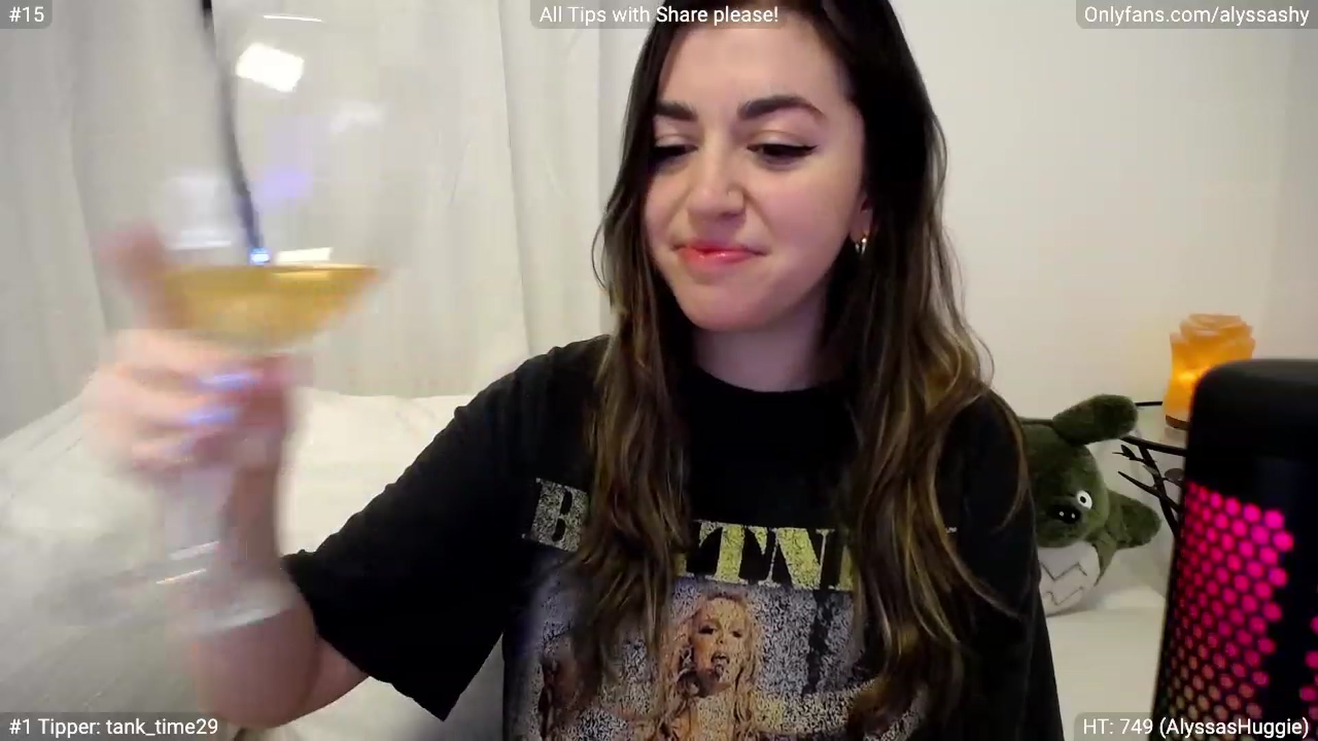 Gallery image thumbnail from AlyssaShy's myfreecams stream on, 03/12/2023, 04:54 image 3 of 20