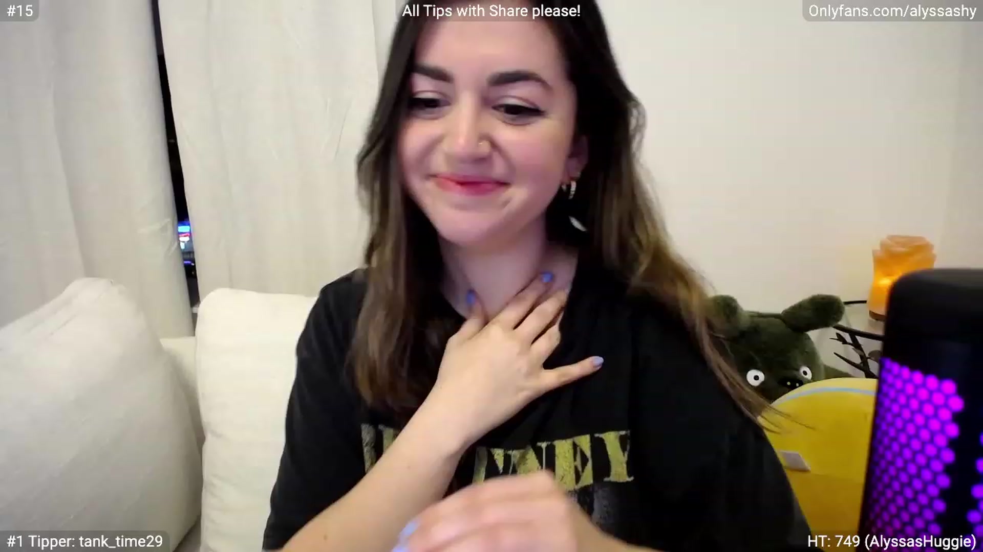Gallery image thumbnail from AlyssaShy's myfreecams stream on, 03/12/2023, 04:54 image 1 of 20
