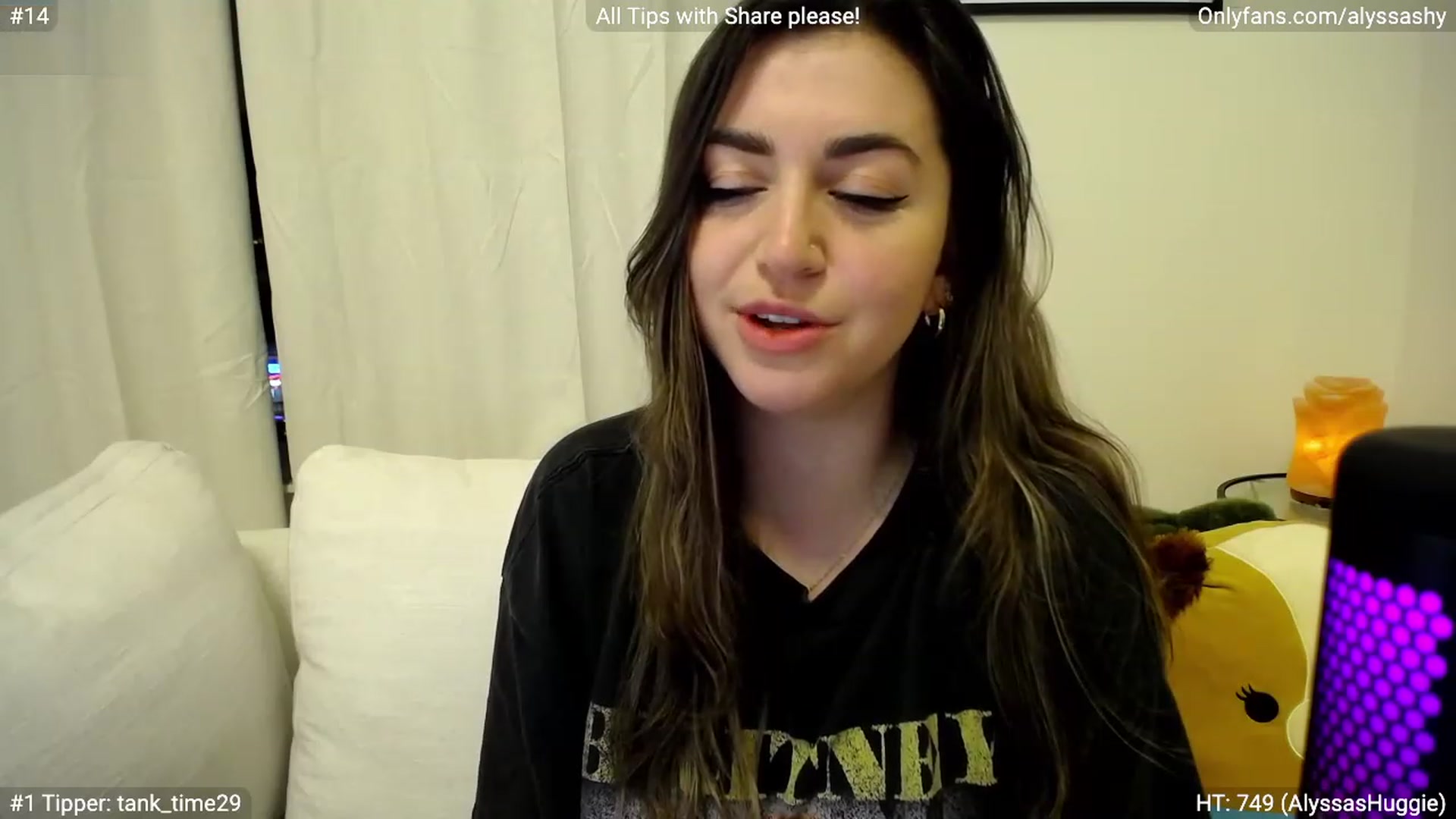 Gallery image thumbnail from AlyssaShy's myfreecams stream on, 03/12/2023, 04:54 image 8 of 20