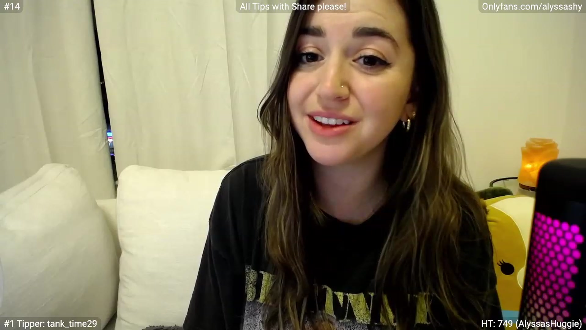 Gallery image thumbnail from AlyssaShy's myfreecams stream on, 03/12/2023, 04:54 image 10 of 20
