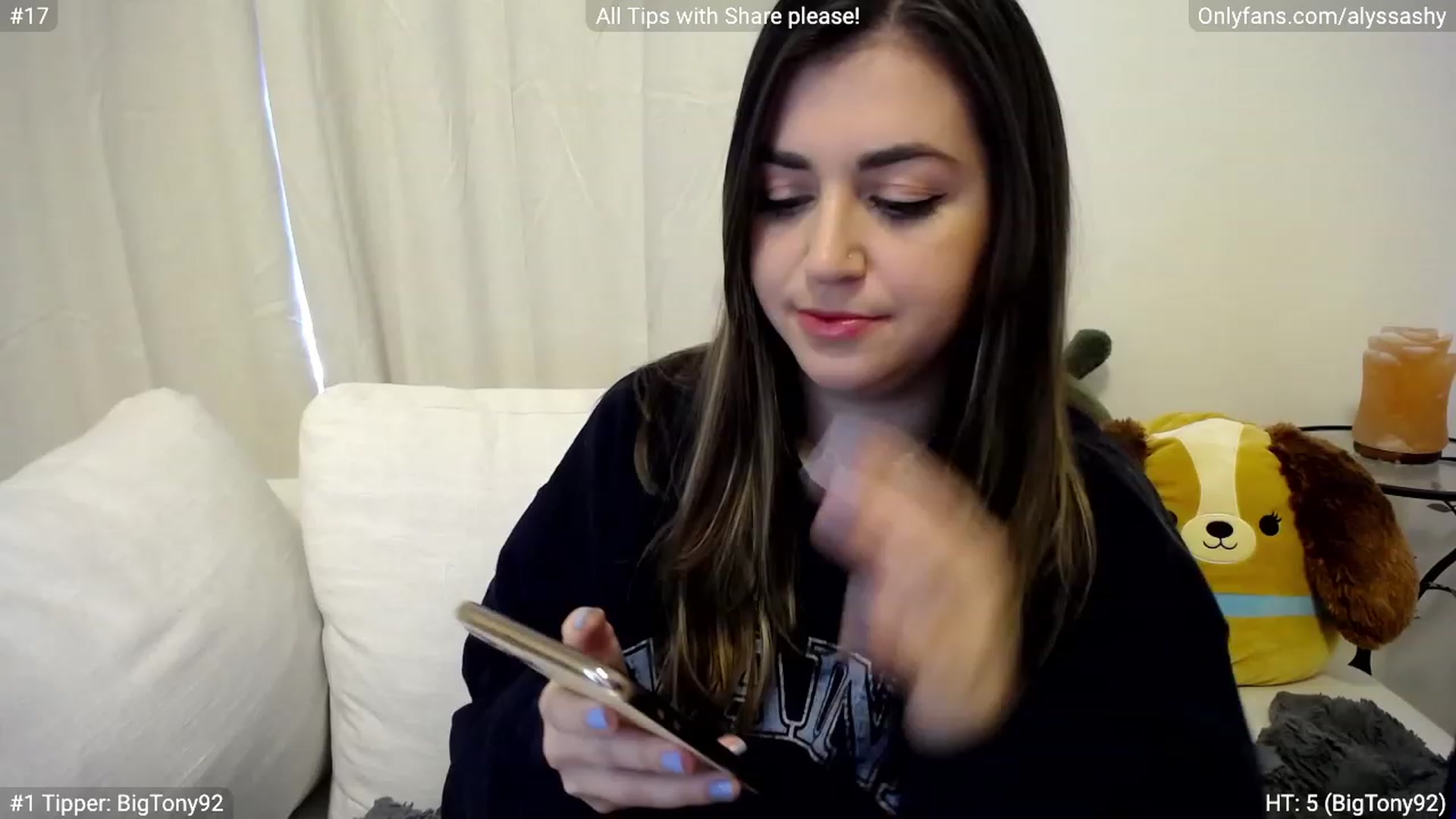 Gallery image thumbnail from AlyssaShy's myfreecams stream on, 03/16/2023, 21:04 image 10 of 20