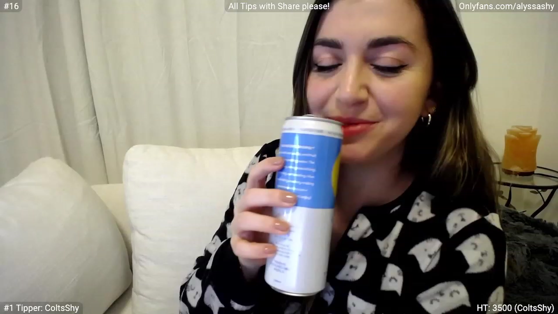 Gallery image thumbnail from AlyssaShy's myfreecams stream on, 03/18/2023, 01:23 image 15 of 20