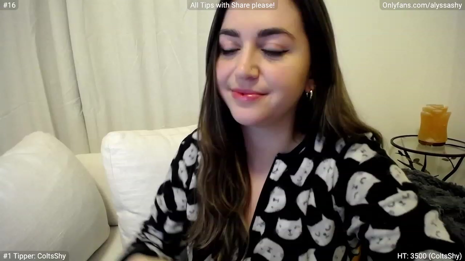 Gallery image thumbnail from AlyssaShy's myfreecams stream on, 03/18/2023, 01:23 image 13 of 20