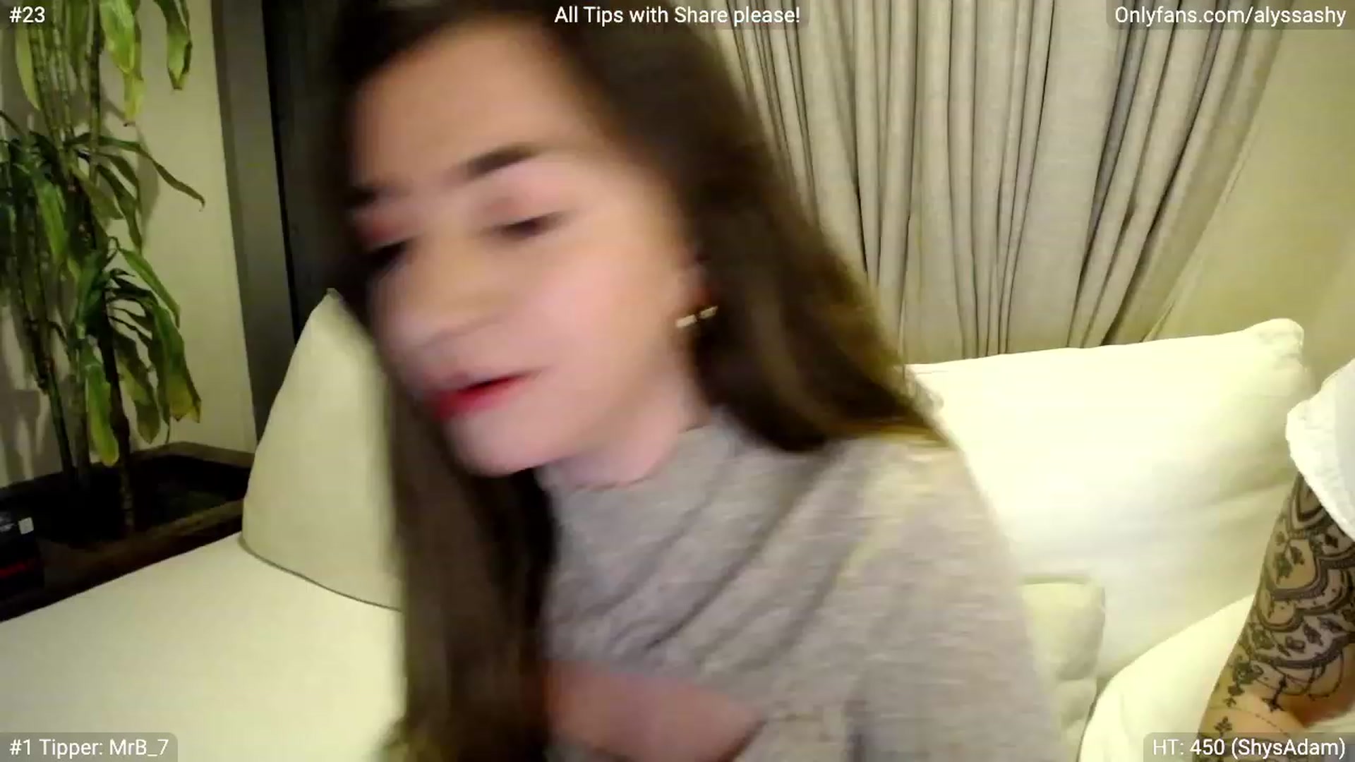 Gallery image thumbnail from AlyssaShy's myfreecams stream on, 03/19/2023, 05:25 image 16 of 20
