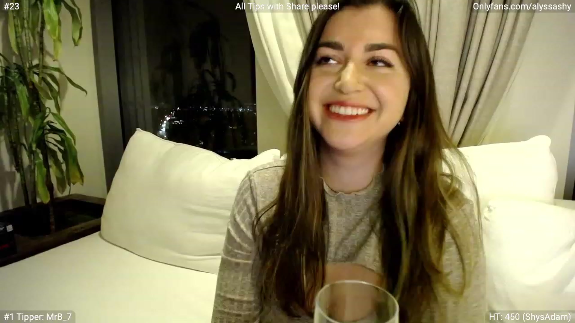 Gallery image thumbnail from AlyssaShy's myfreecams stream on, 03/19/2023, 05:25 image 13 of 20
