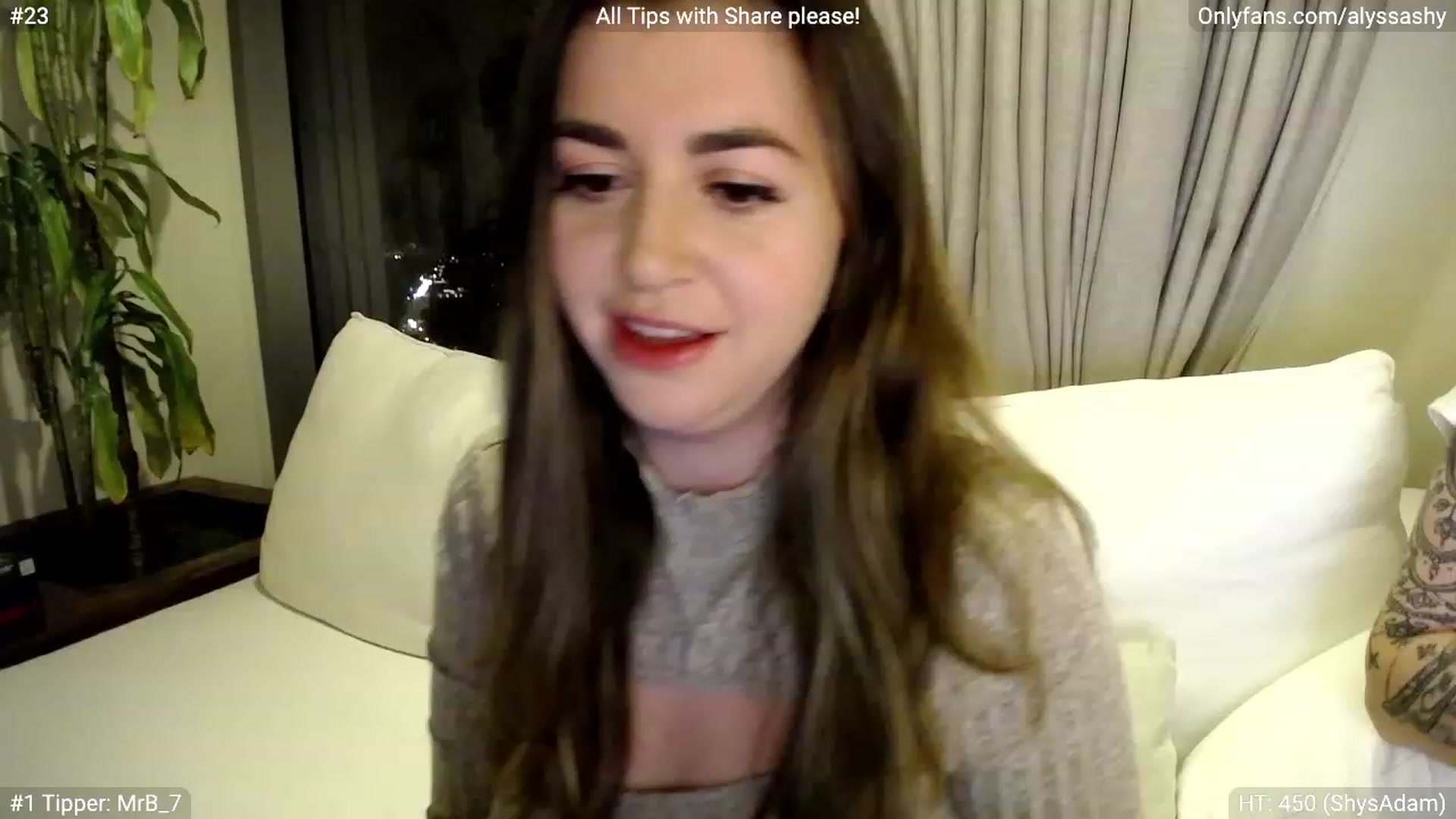 Gallery image thumbnail from AlyssaShy's myfreecams stream on, 03/19/2023, 05:25 image 14 of 20
