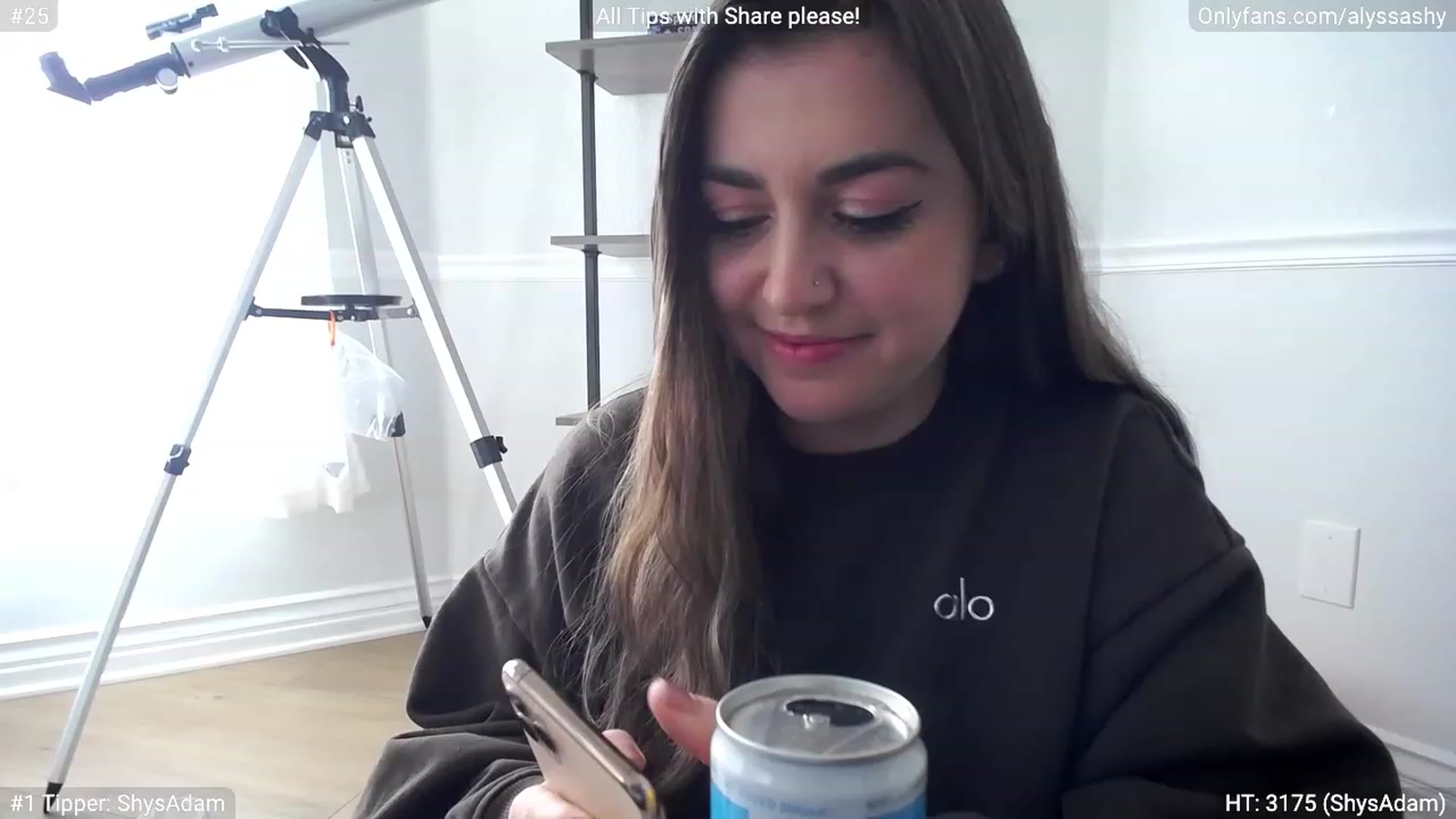 Gallery image thumbnail from AlyssaShy's myfreecams stream on, 03/22/2023, 24:04 image 19 of 20
