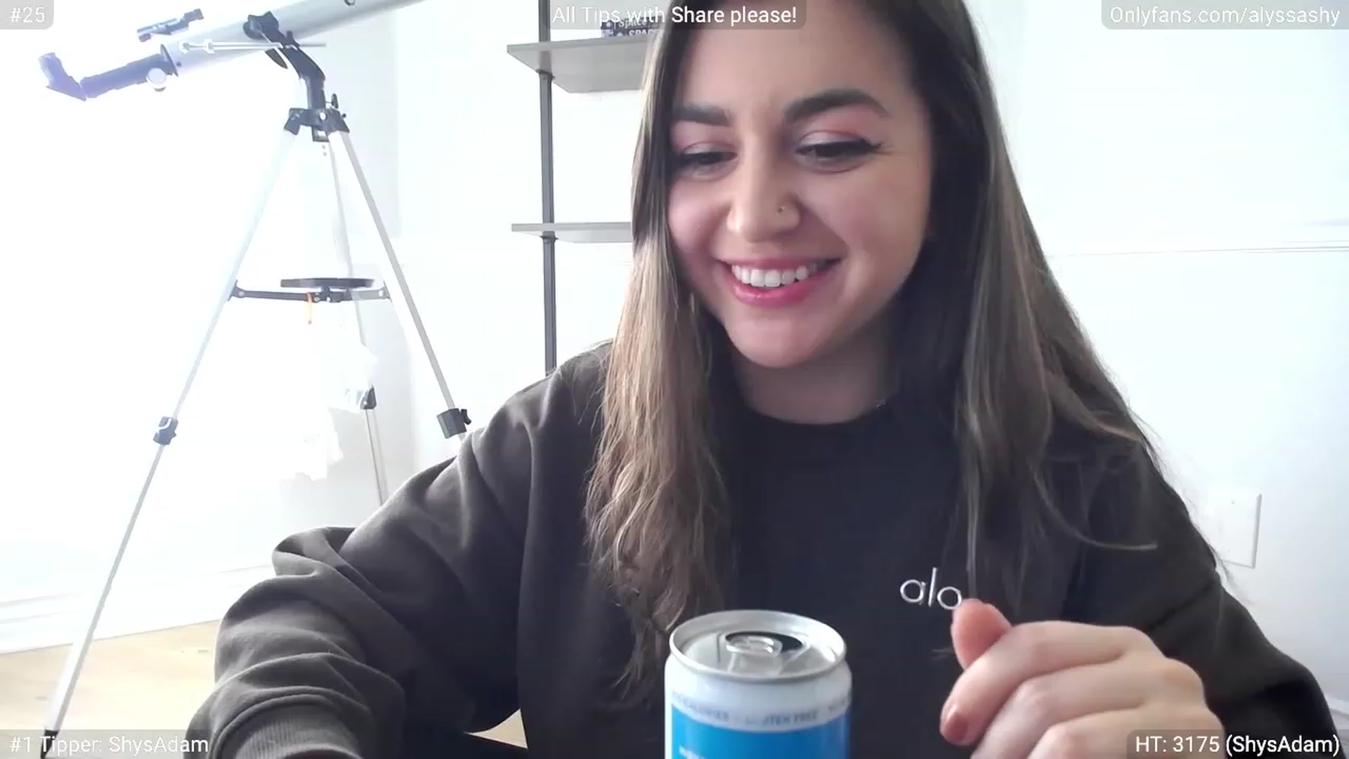 Gallery image thumbnail from AlyssaShy's myfreecams stream on, 03/22/2023, 24:04 image 4 of 20