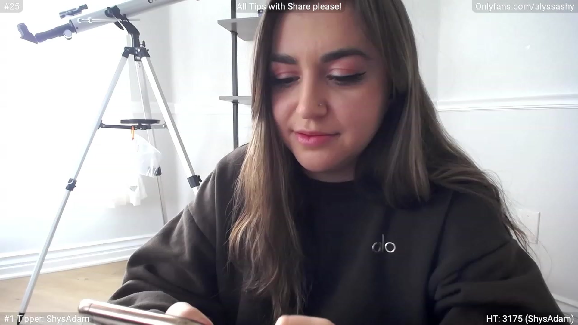 Gallery image thumbnail from AlyssaShy's myfreecams stream on, 03/22/2023, 24:04 image 10 of 20