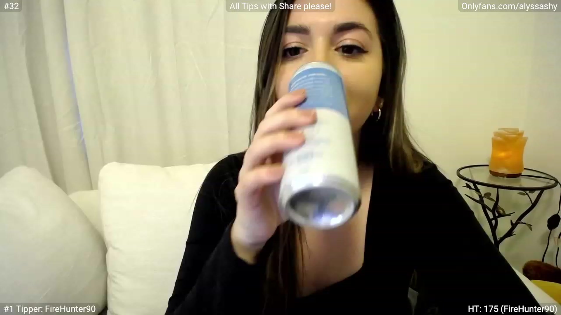 Gallery image thumbnail from AlyssaShy's myfreecams stream on, 03/25/2023, 22:53 image 18 of 20