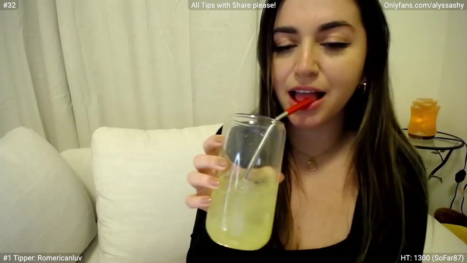 Gallery image thumbnail from AlyssaShy's myfreecams stream on, 03/26/2023, 04:30 image 19 of 20