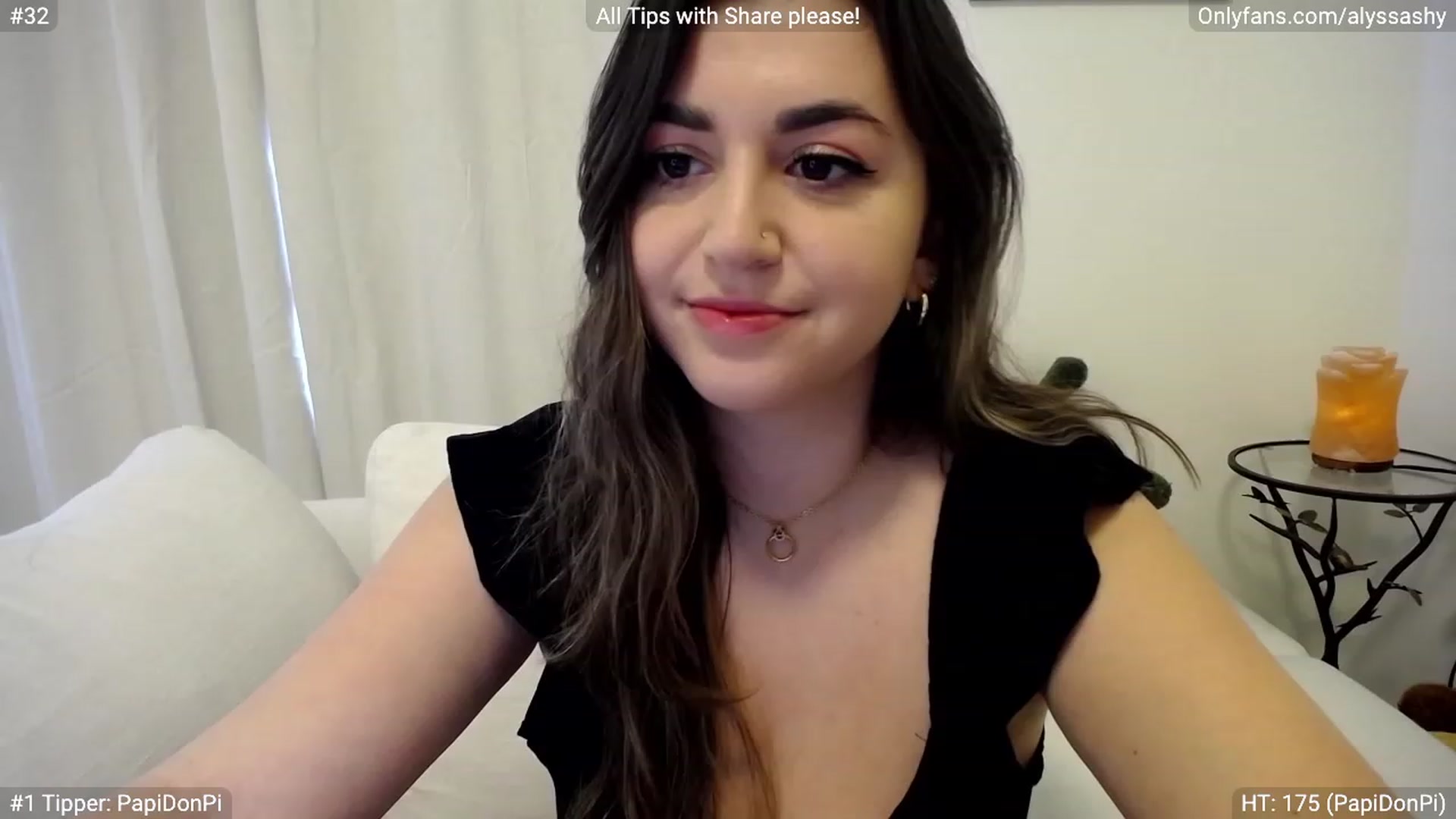 Gallery image thumbnail from AlyssaShy's myfreecams stream on, 03/28/2023, 20:41 image 2 of 20