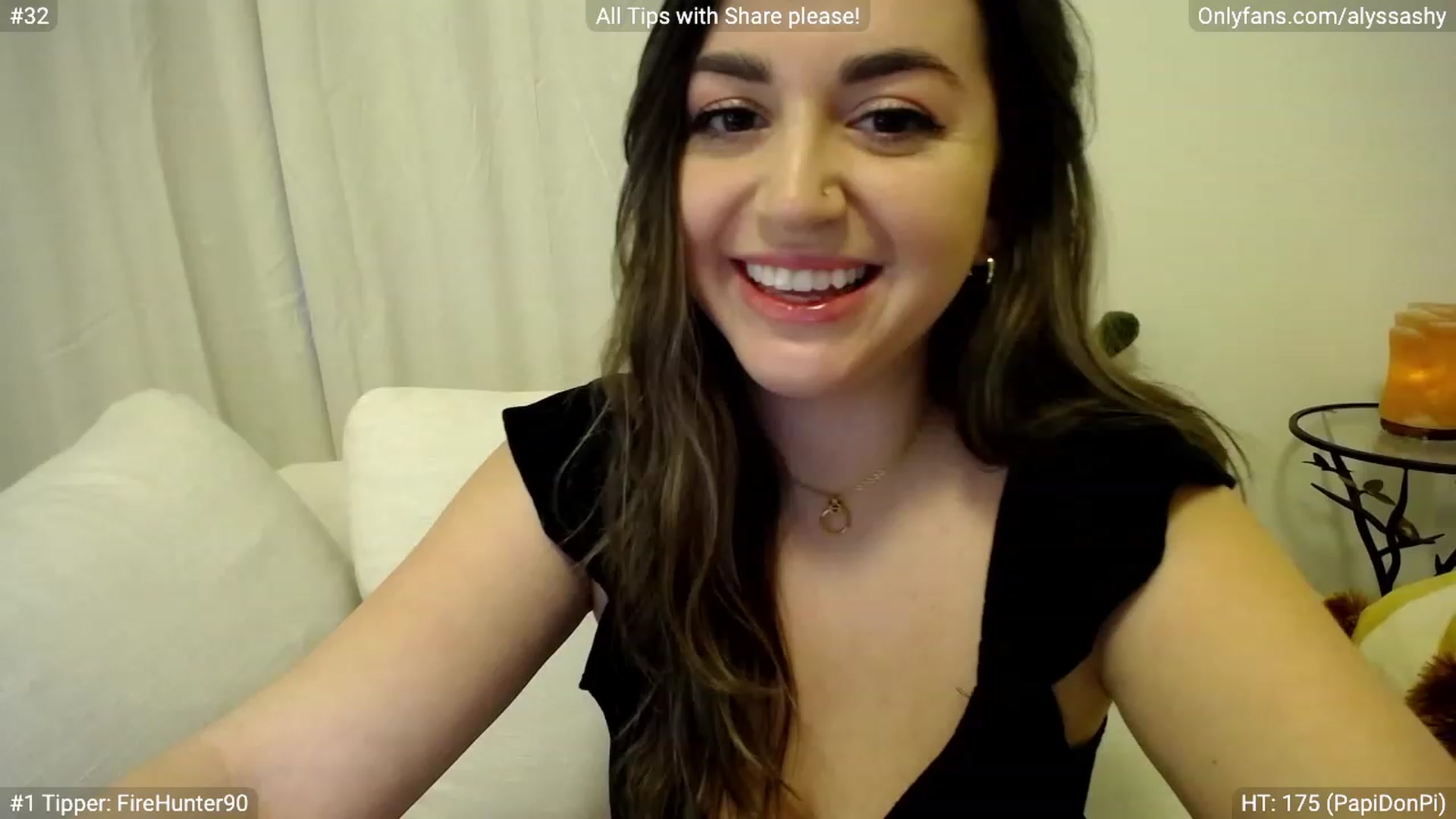 Gallery image thumbnail from AlyssaShy's myfreecams stream on, 03/28/2023, 22:42 image 14 of 20