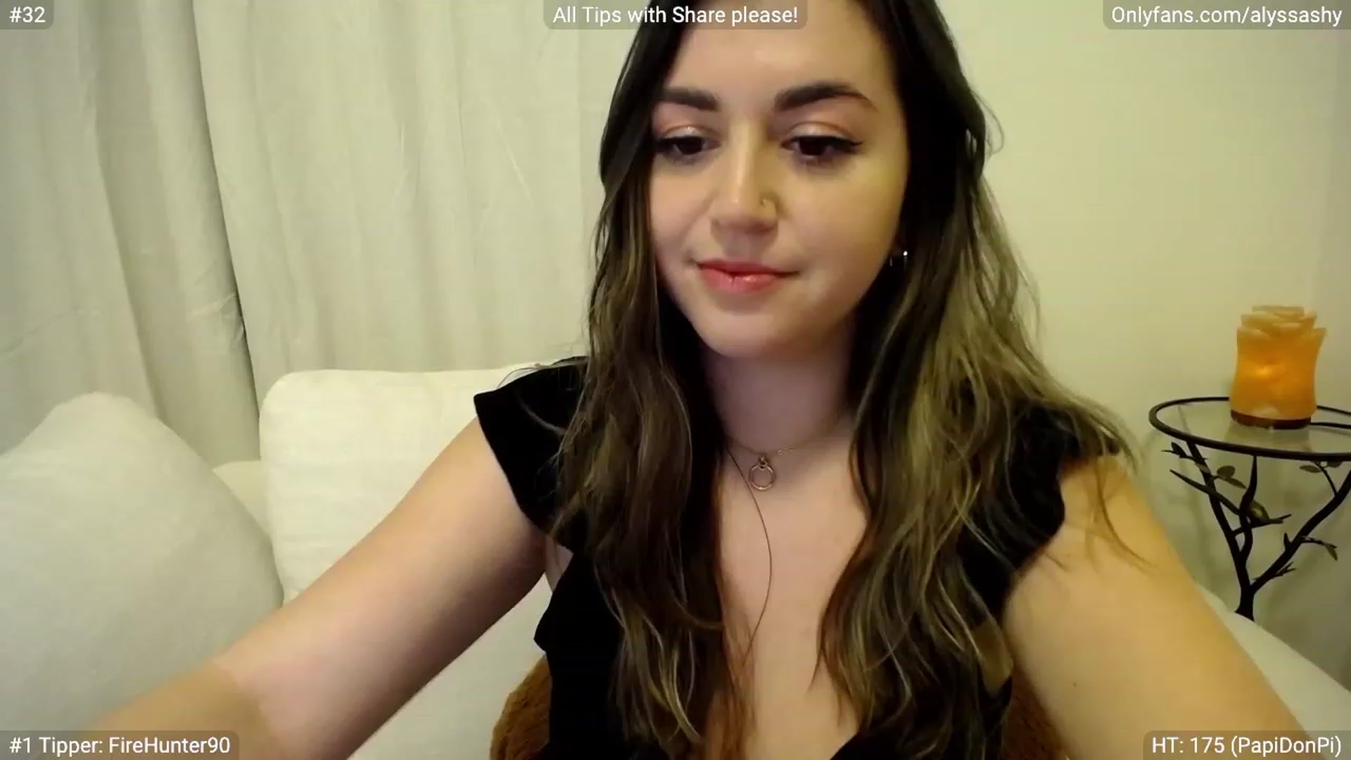 Gallery image thumbnail from AlyssaShy's myfreecams stream on, 03/29/2023, 24:00 image 19 of 20