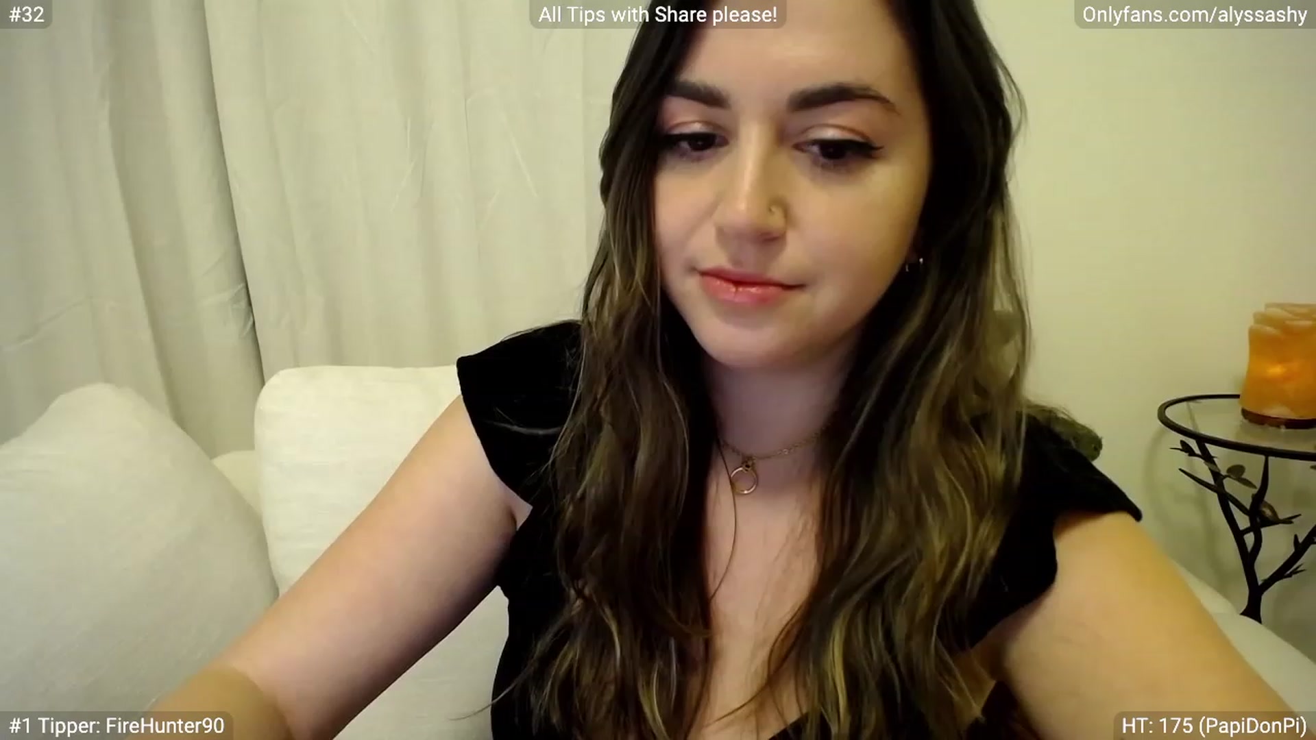 Gallery image thumbnail from AlyssaShy's myfreecams stream on, 03/29/2023, 24:30 image 2 of 20