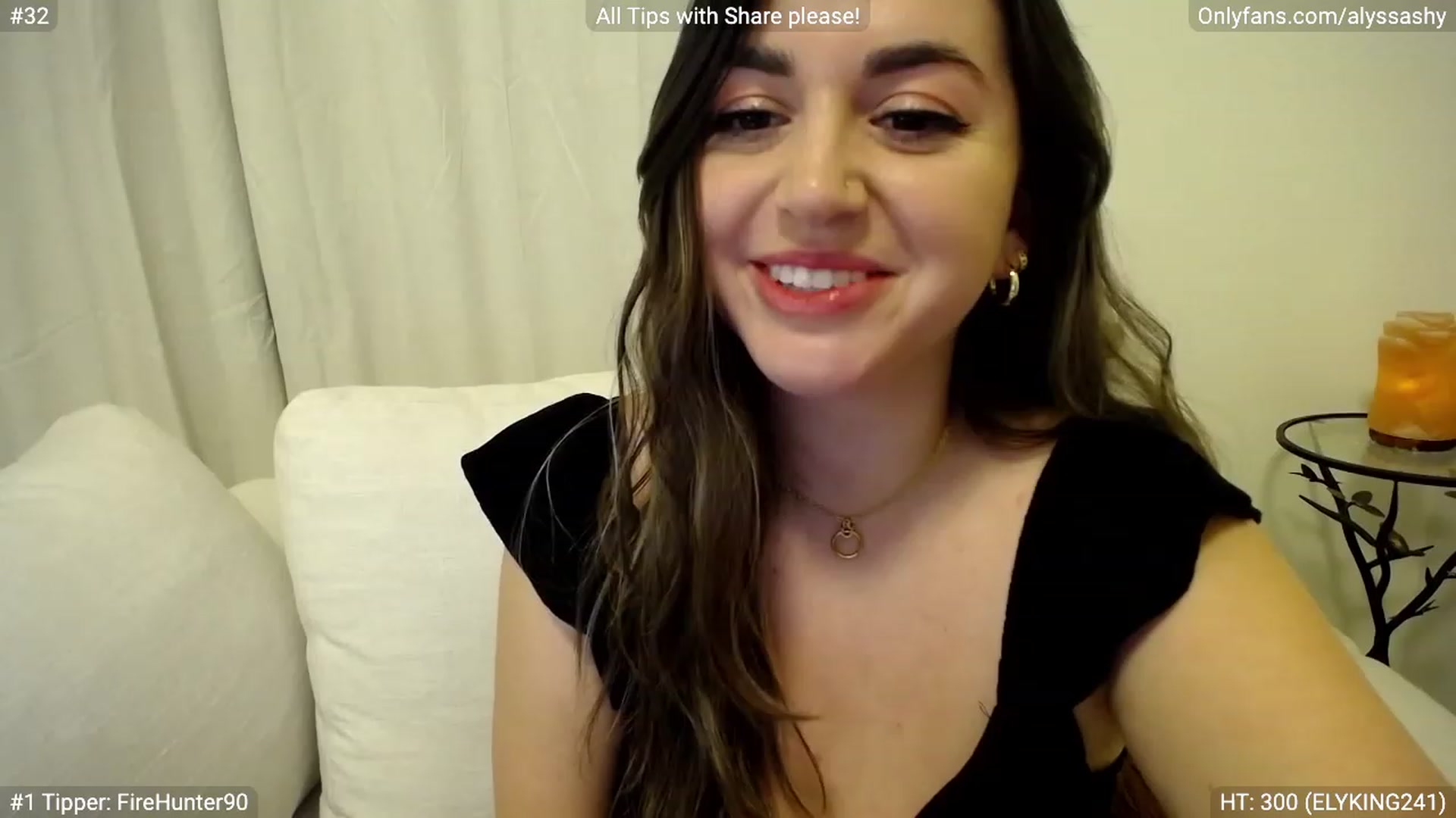 Gallery image thumbnail from AlyssaShy's myfreecams stream on, 03/29/2023, 24:30 image 13 of 20