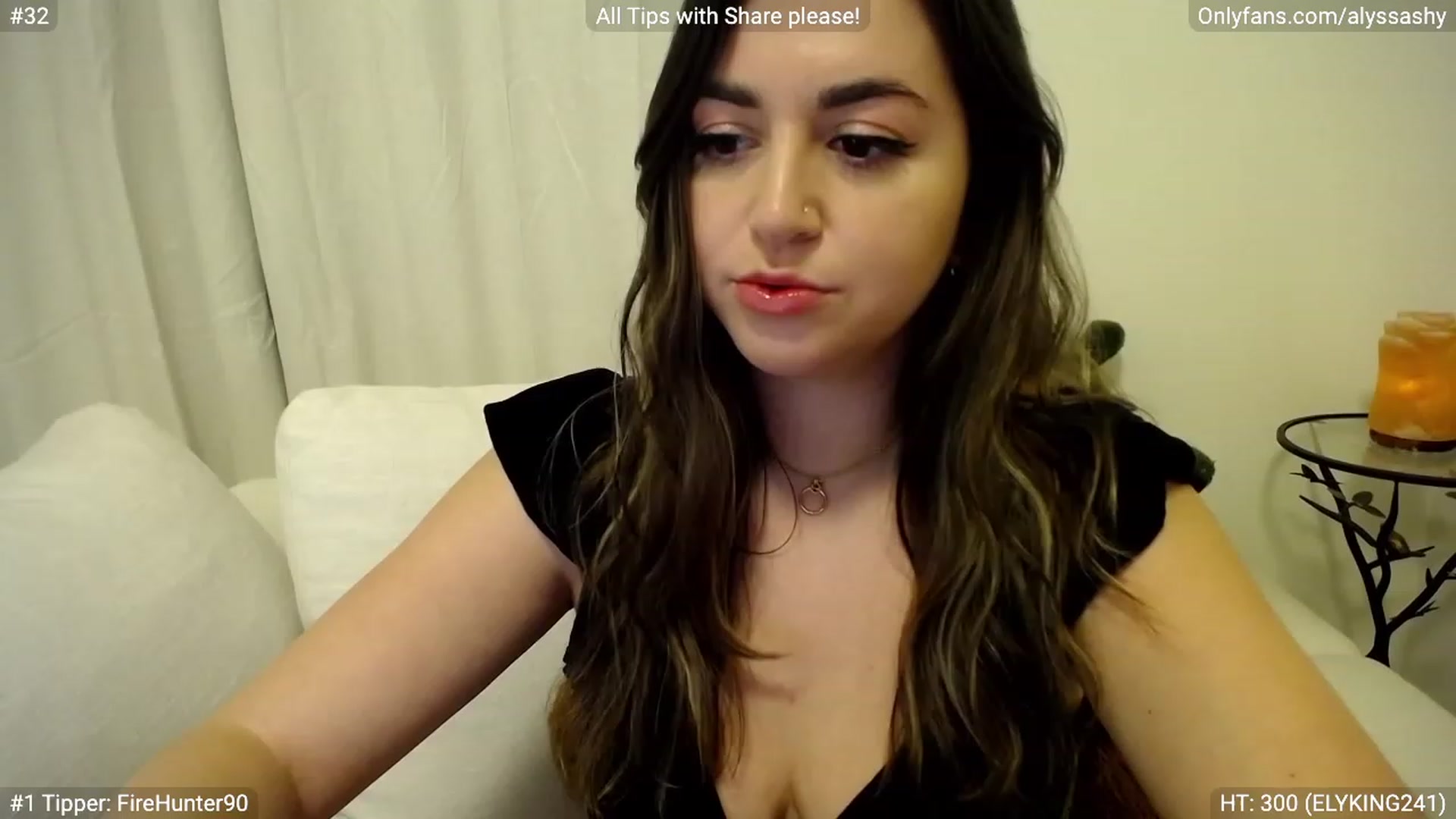 Gallery image thumbnail from AlyssaShy's myfreecams stream on, 03/29/2023, 24:30 image 12 of 20