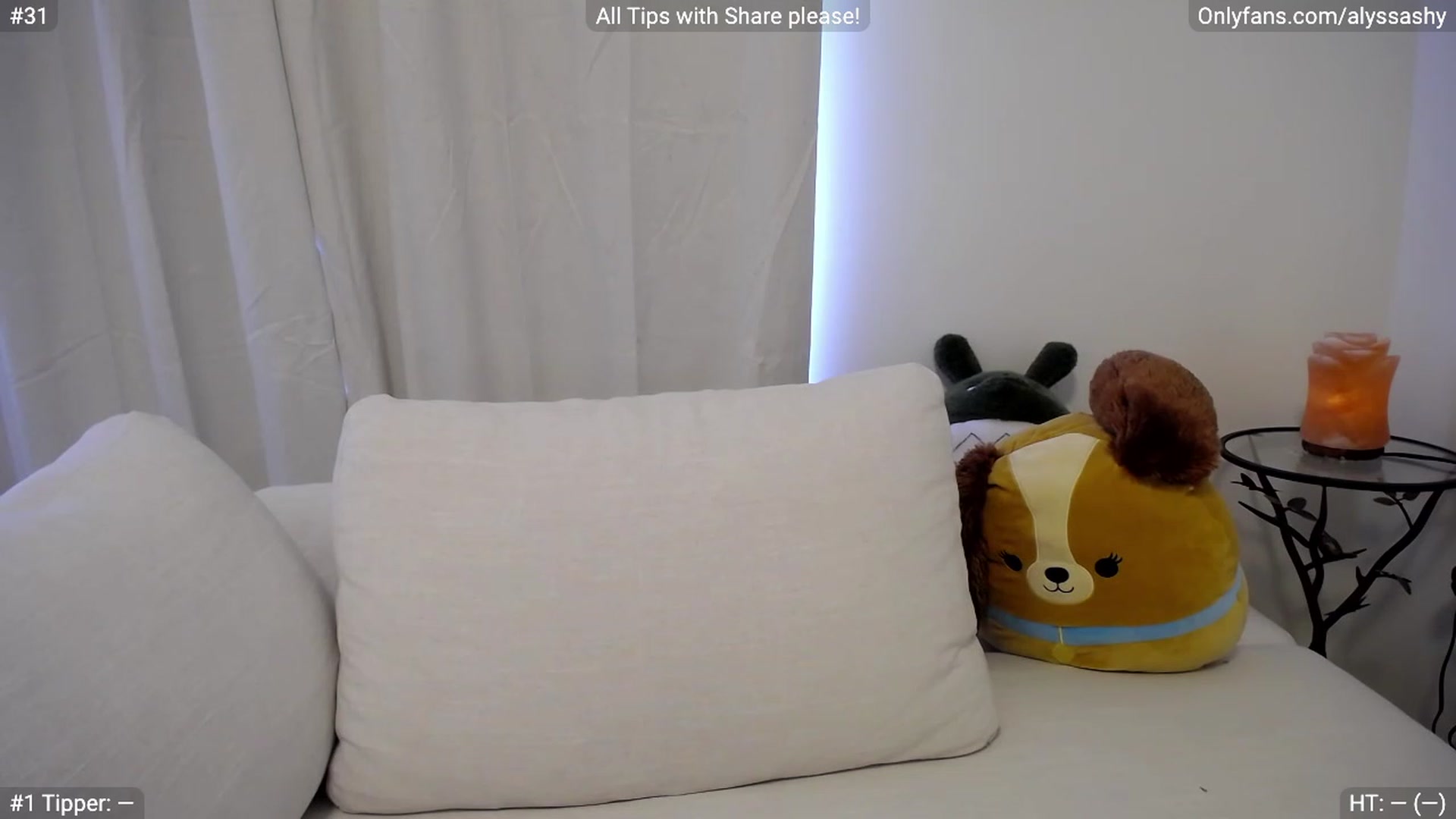 Gallery image thumbnail from AlyssaShy's myfreecams stream on, 03/29/2023, 19:09 image 3 of 20