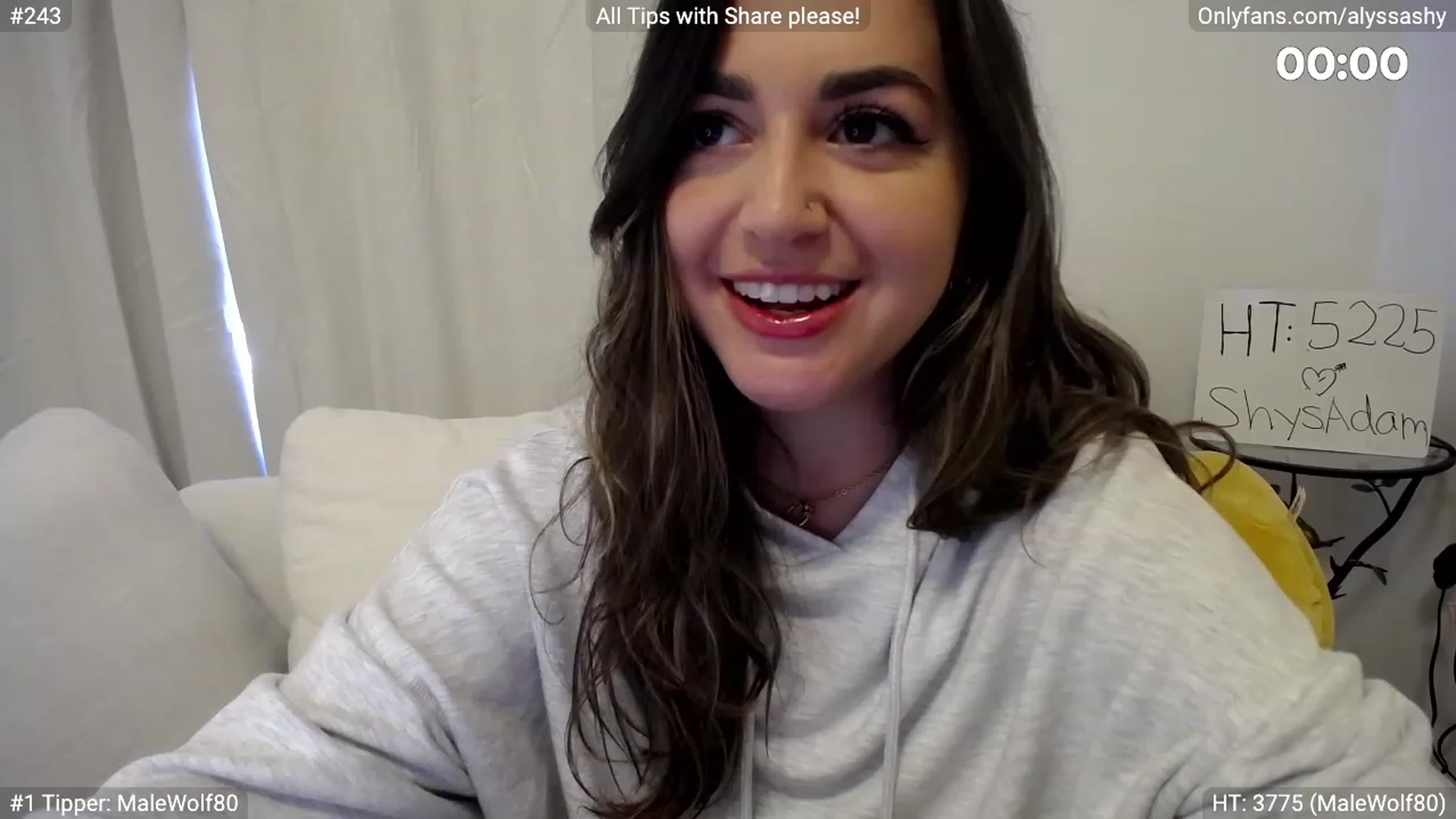 Gallery image thumbnail from AlyssaShy's myfreecams stream on, 04/18/2023, 21:57 image 1 of 20