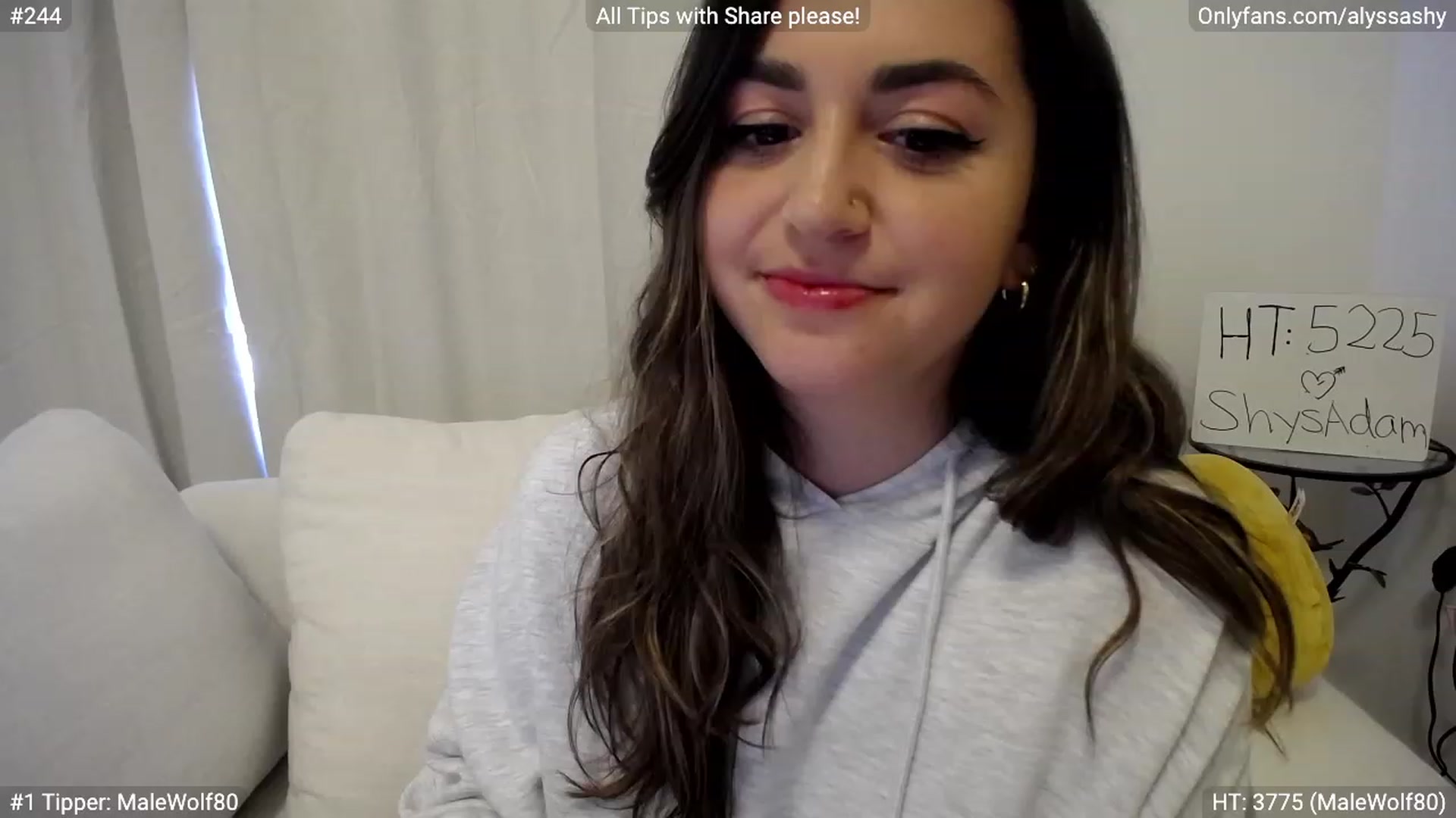 Gallery image thumbnail from AlyssaShy's myfreecams stream on, 04/18/2023, 21:57 image 4 of 20